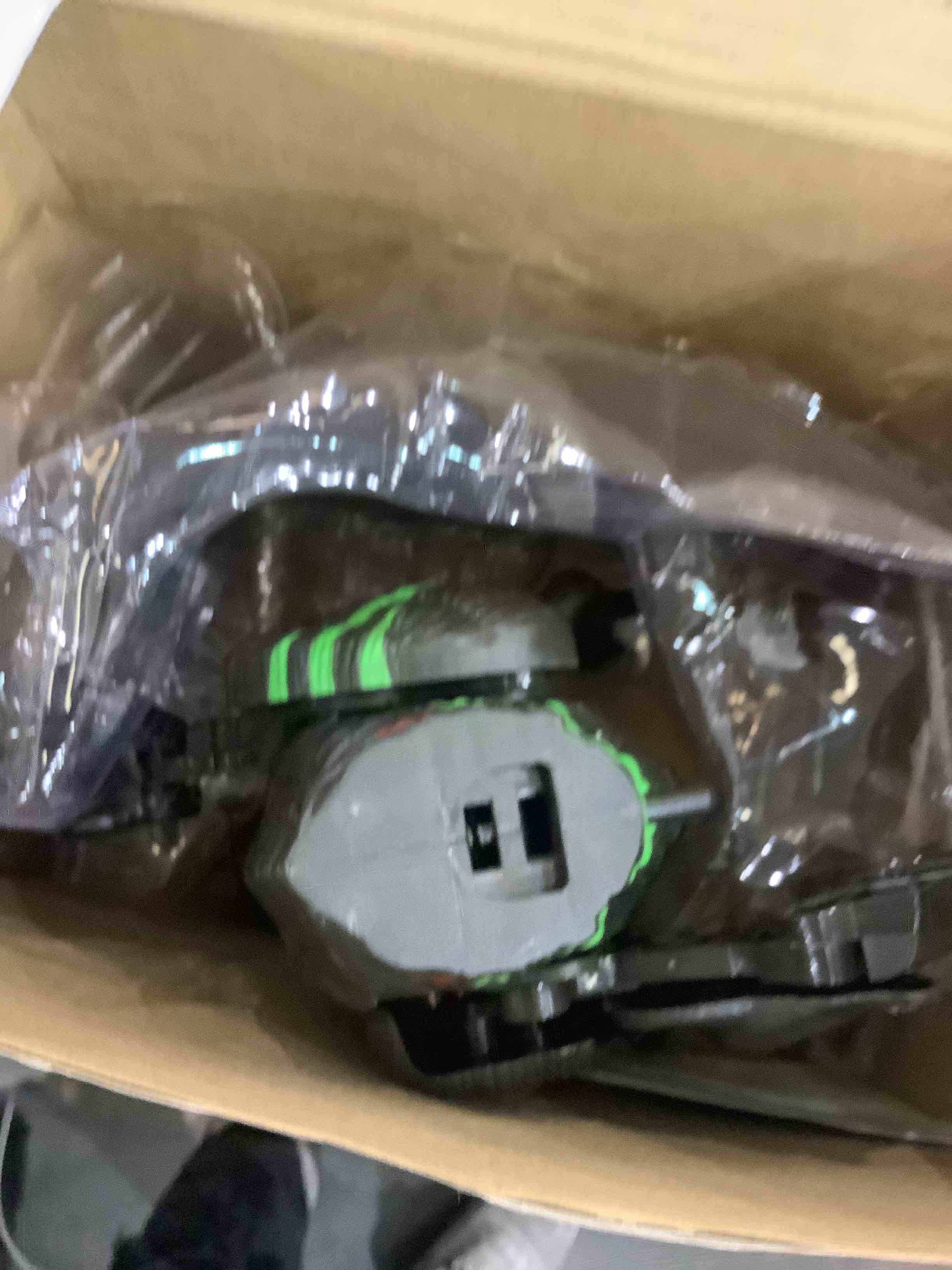 https://s3.amazonaws.com/lotting-images-prod/bidfta/EXS00633975_1695062189301.jpeg