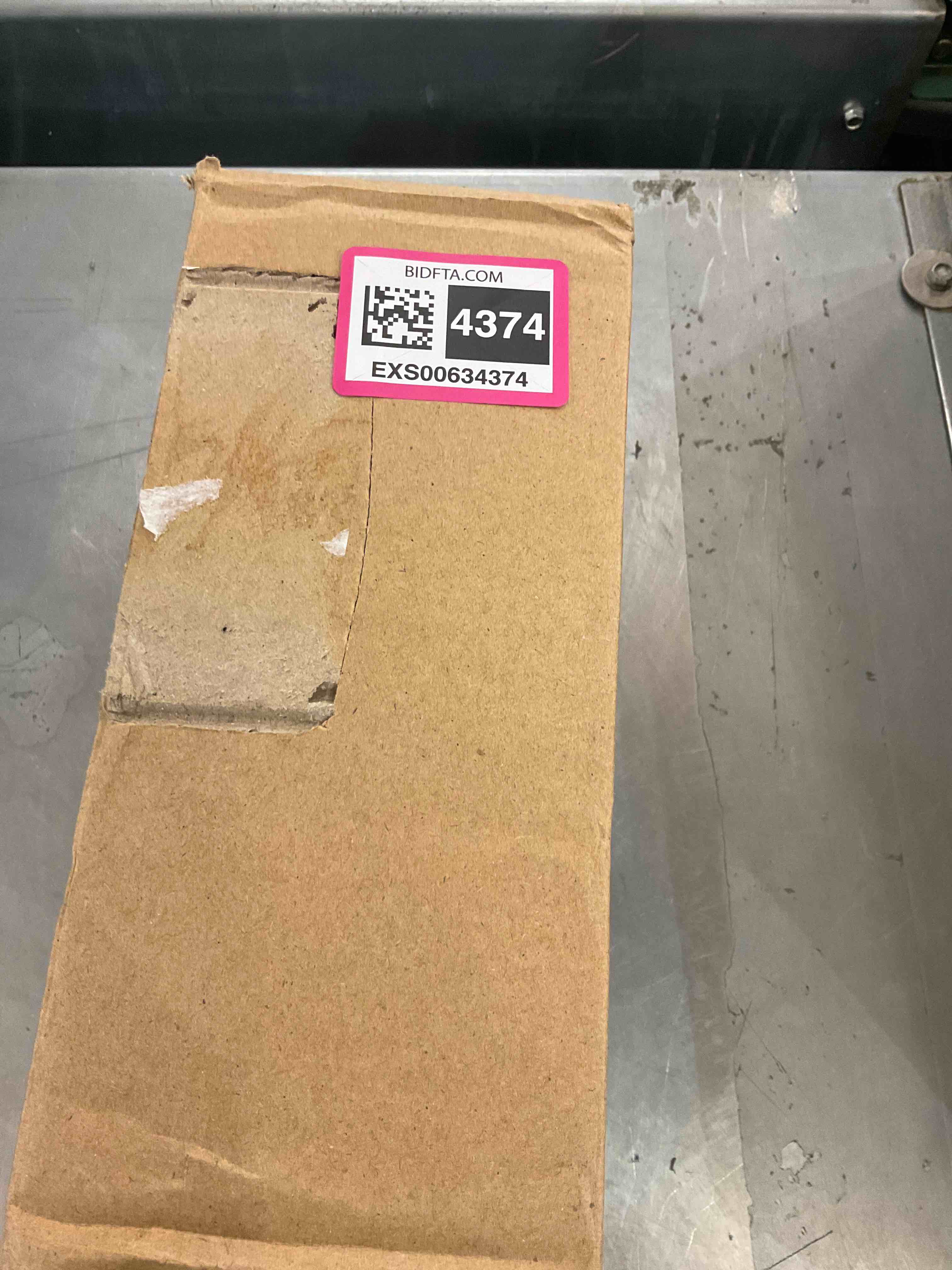 https://s3.amazonaws.com/lotting-images-prod/bidfta/EXS00634374_1694711001291.jpeg