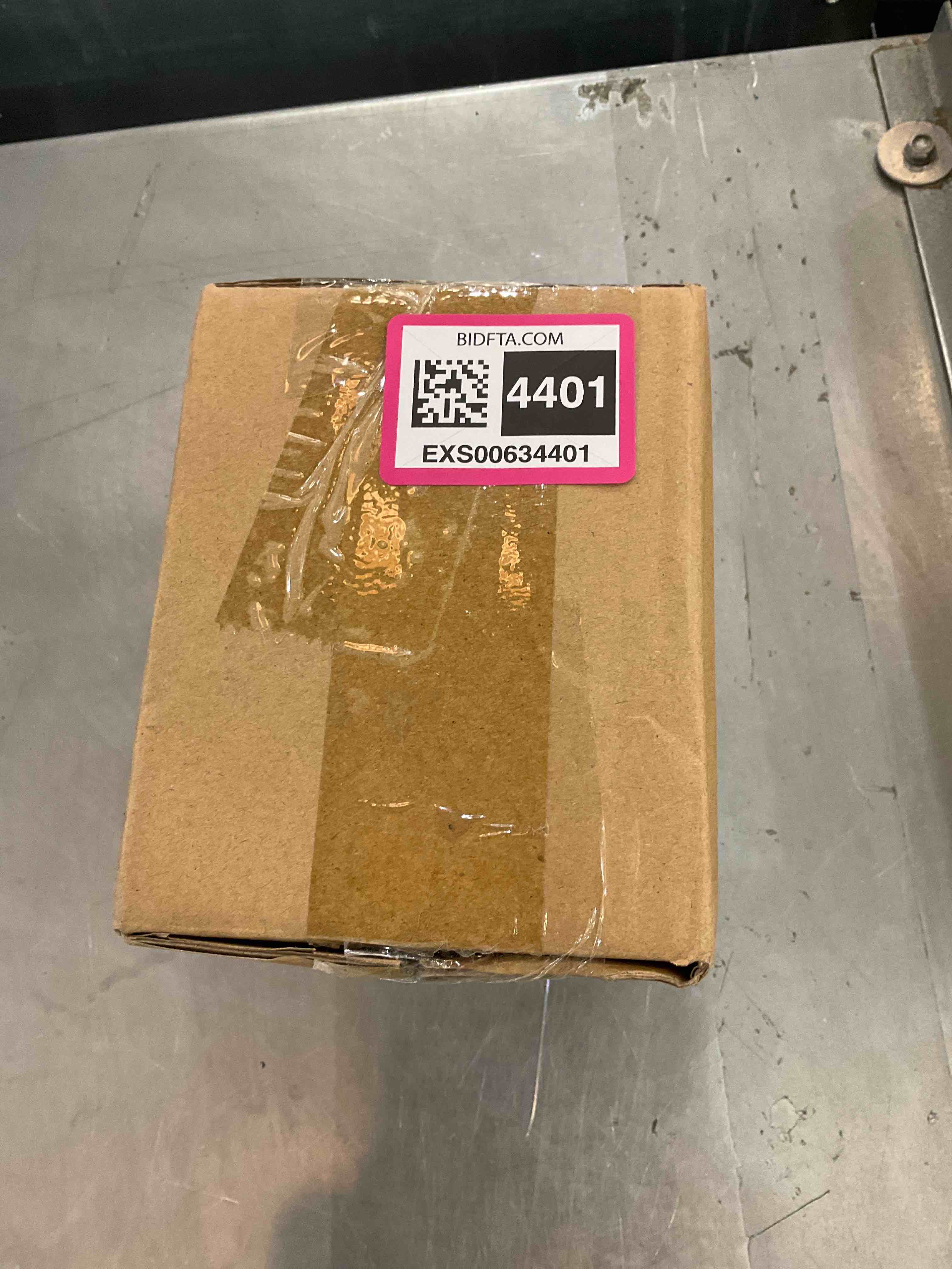 https://s3.amazonaws.com/lotting-images-prod/bidfta/EXS00634401_1694713696431.jpeg