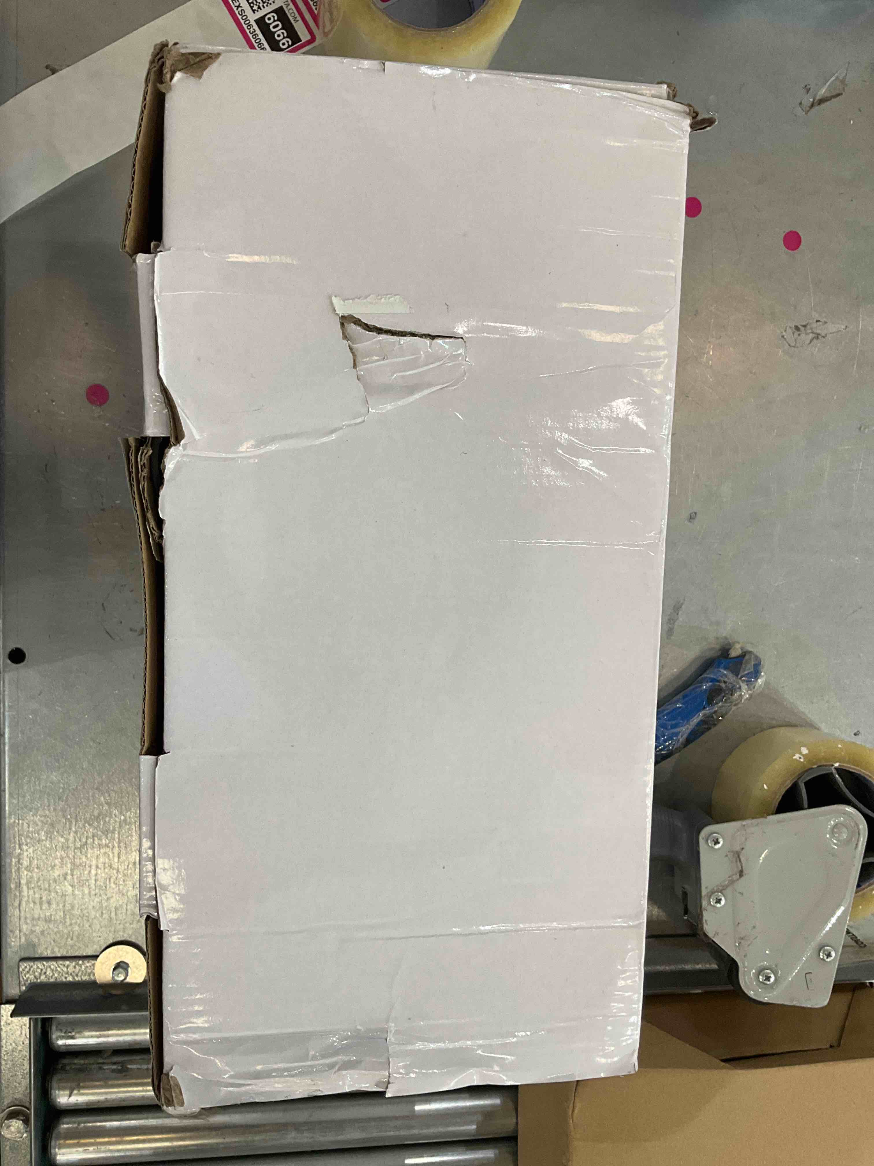 https://s3.amazonaws.com/lotting-images-prod/bidfta/EXS00636066_1694454349315.jpeg