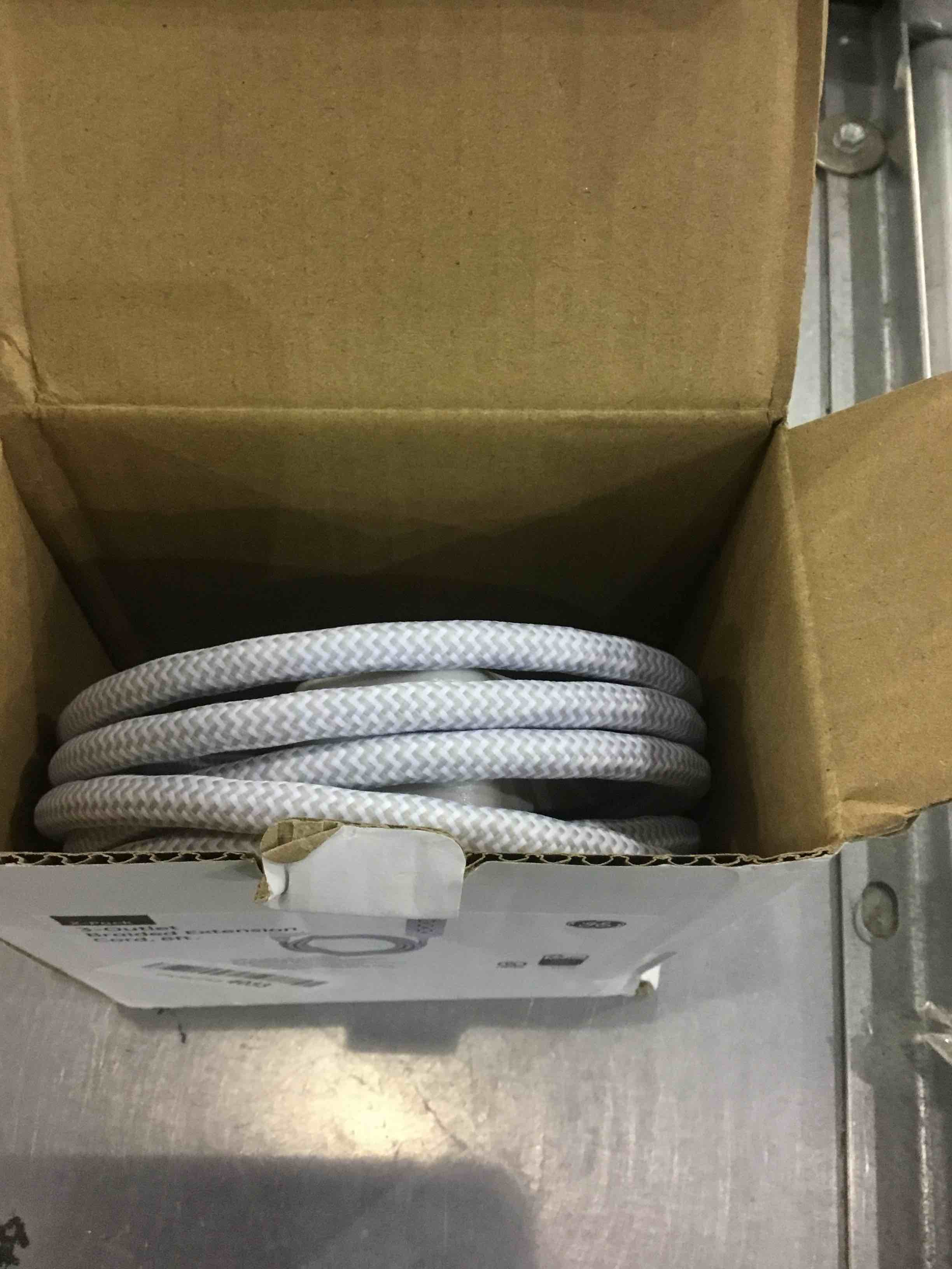 https://s3.amazonaws.com/lotting-images-prod/bidfta/EXS00636381_1694691807833.jpeg