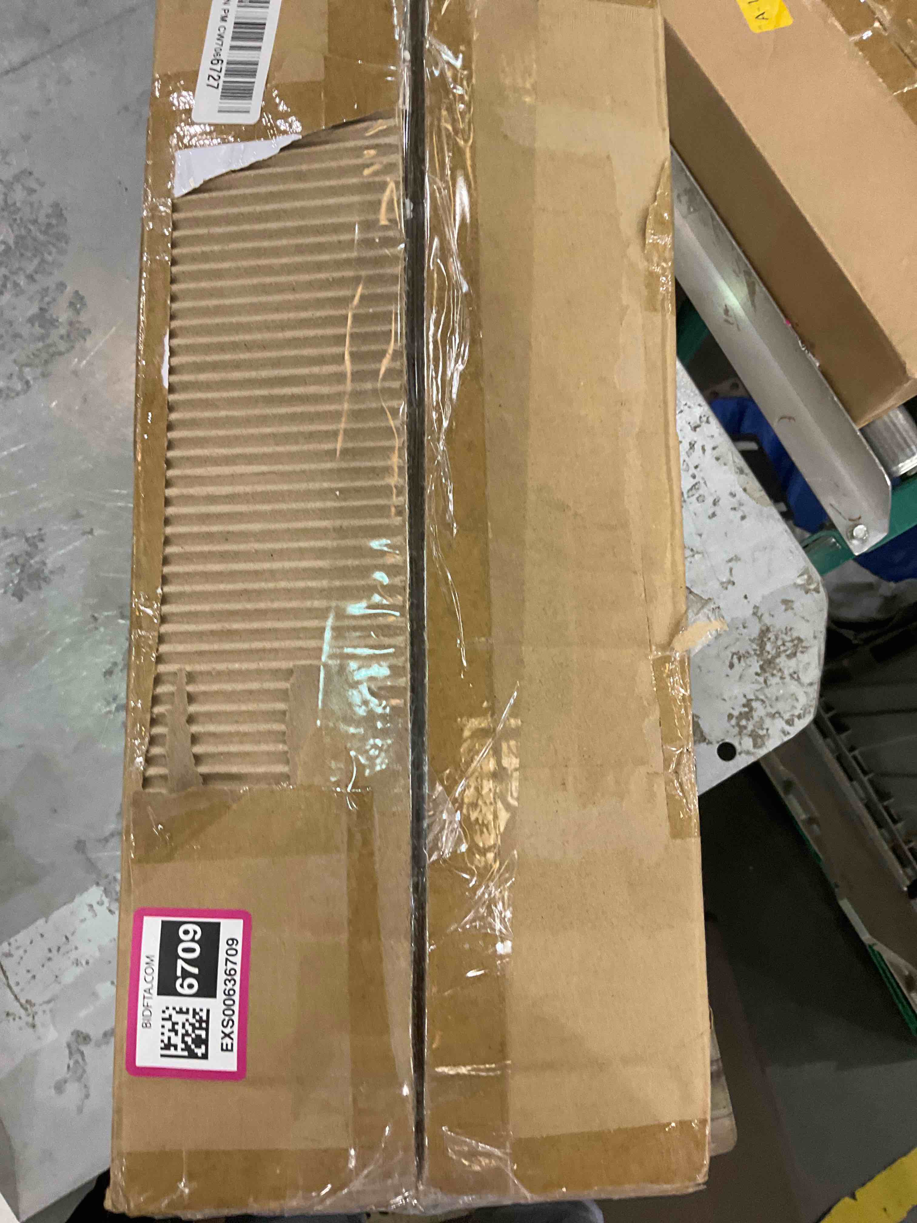 https://s3.amazonaws.com/lotting-images-prod/bidfta/EXS00636709_1694786995792.jpeg