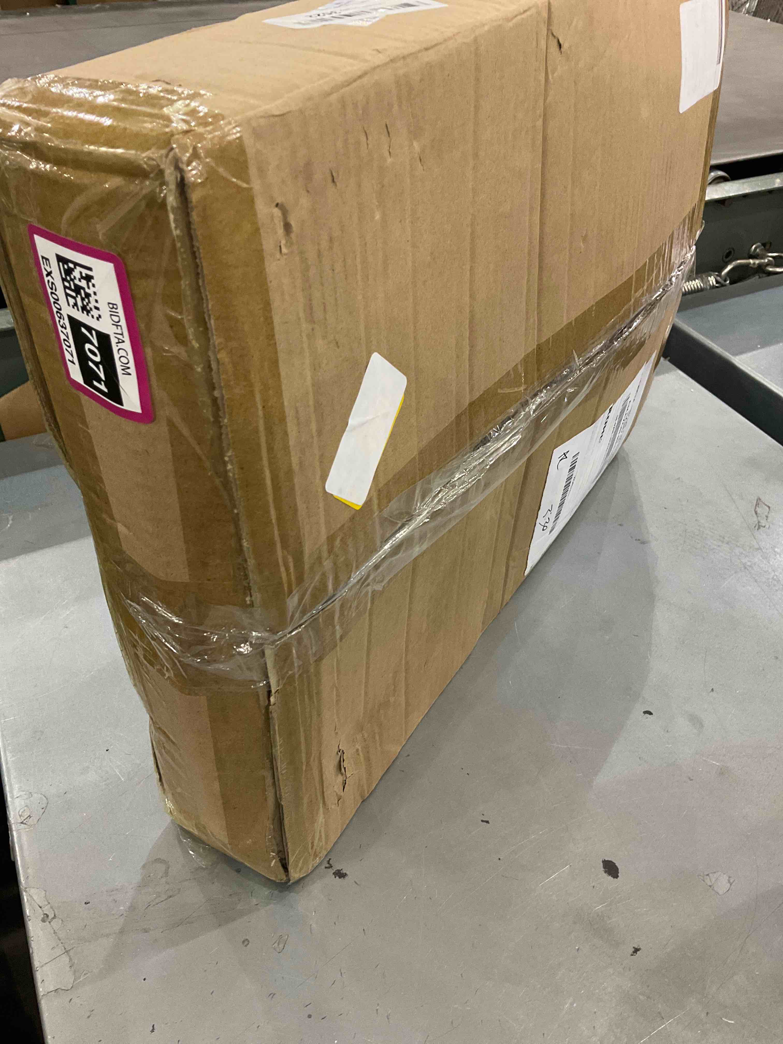 https://s3.amazonaws.com/lotting-images-prod/bidfta/EXS00637071_1695039640953.jpeg