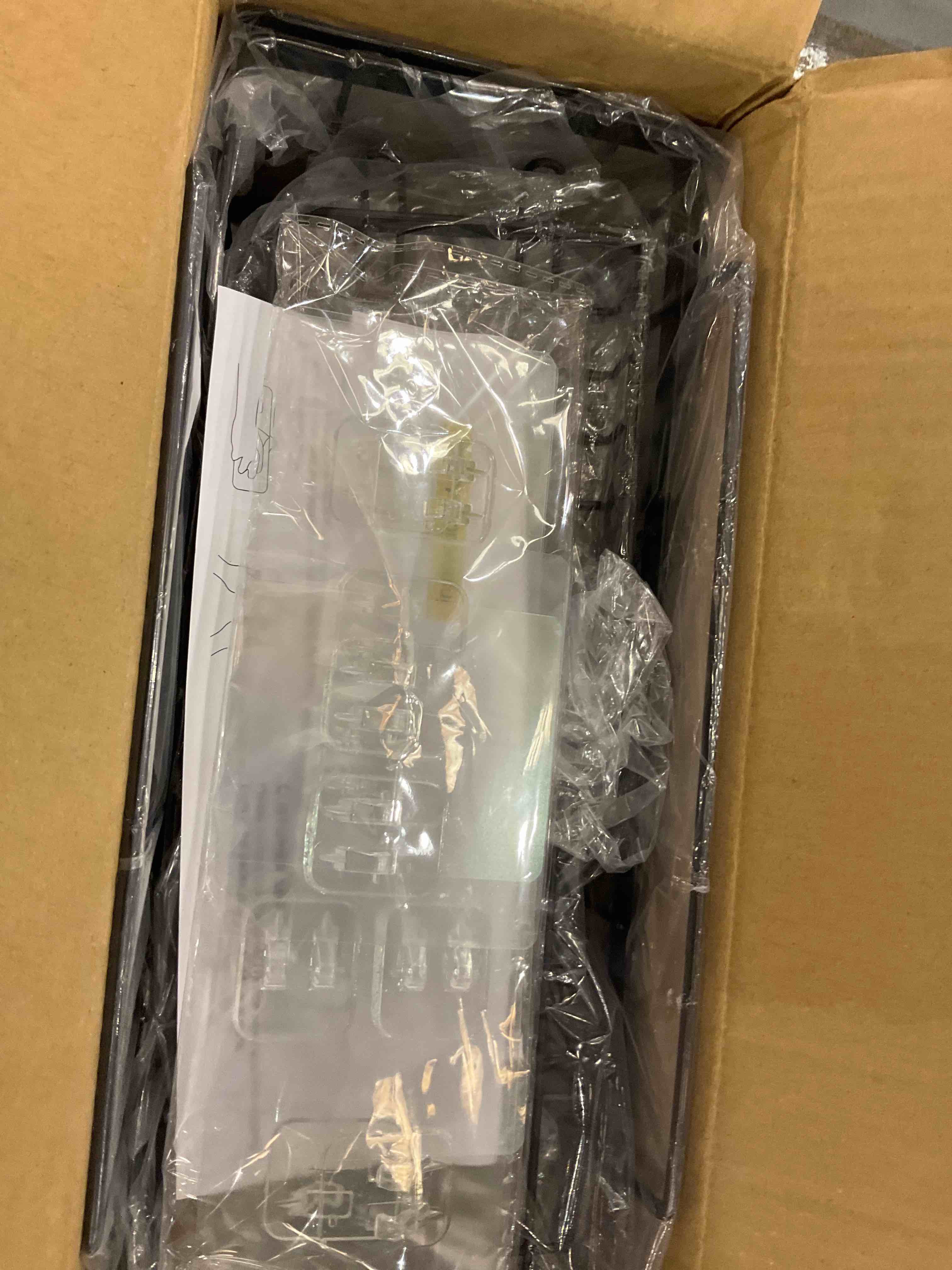 https://s3.amazonaws.com/lotting-images-prod/bidfta/EXS00637108_1695044391222.jpeg