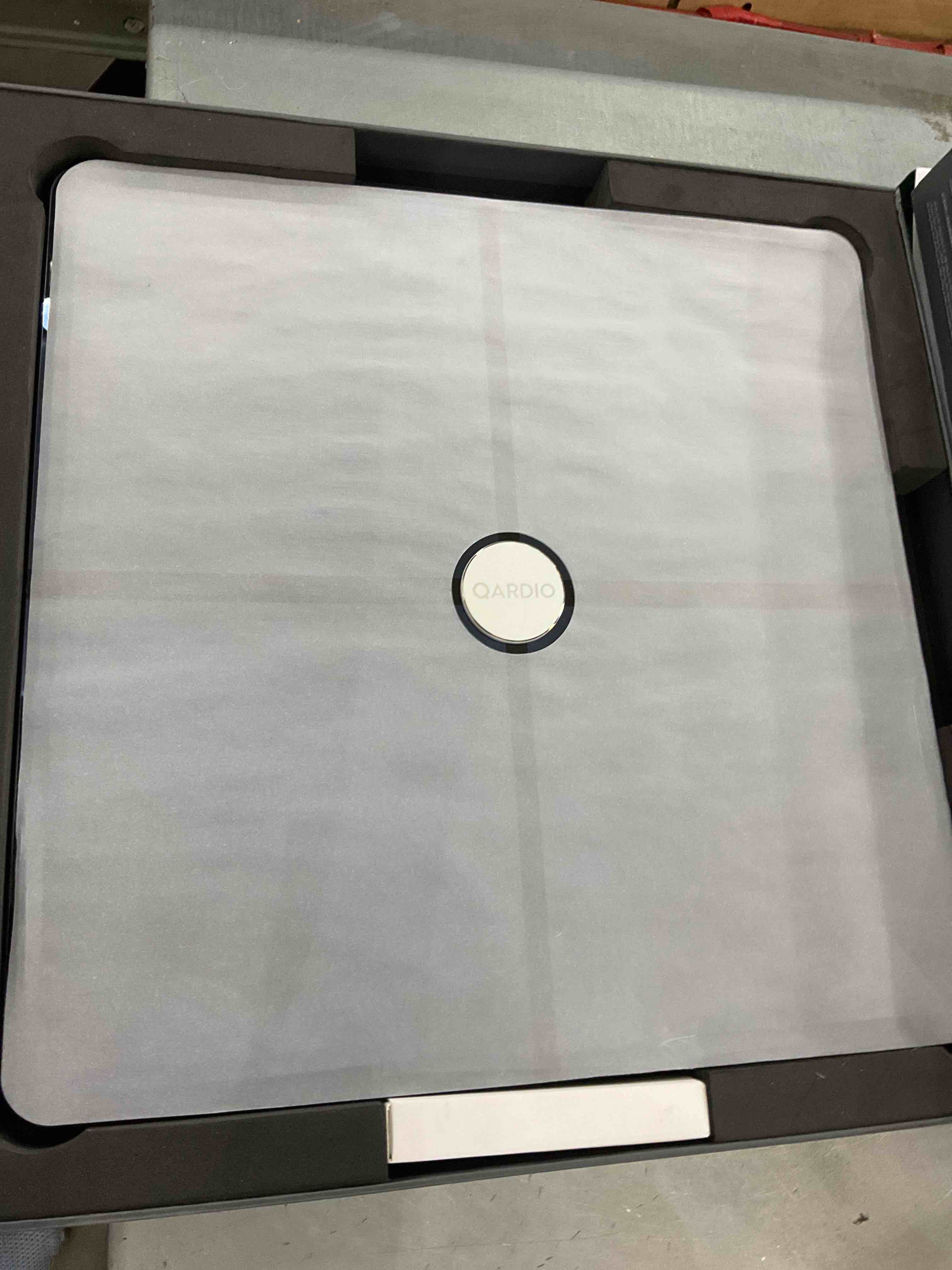 https://s3.amazonaws.com/lotting-images-prod/bidfta/EXS00637147_1695048586912.jpeg