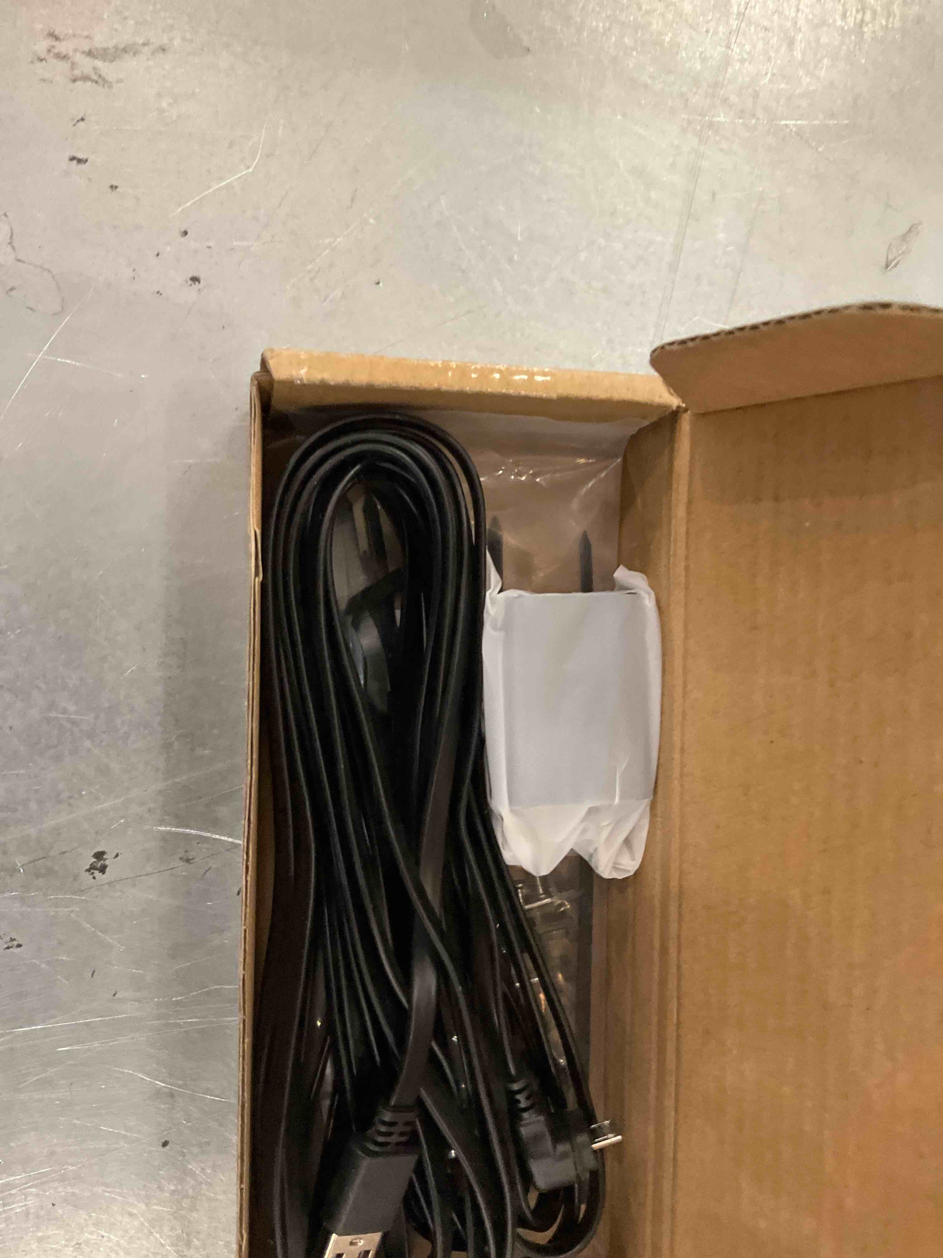 https://s3.amazonaws.com/lotting-images-prod/bidfta/EXS00637456_1695148989102.jpeg