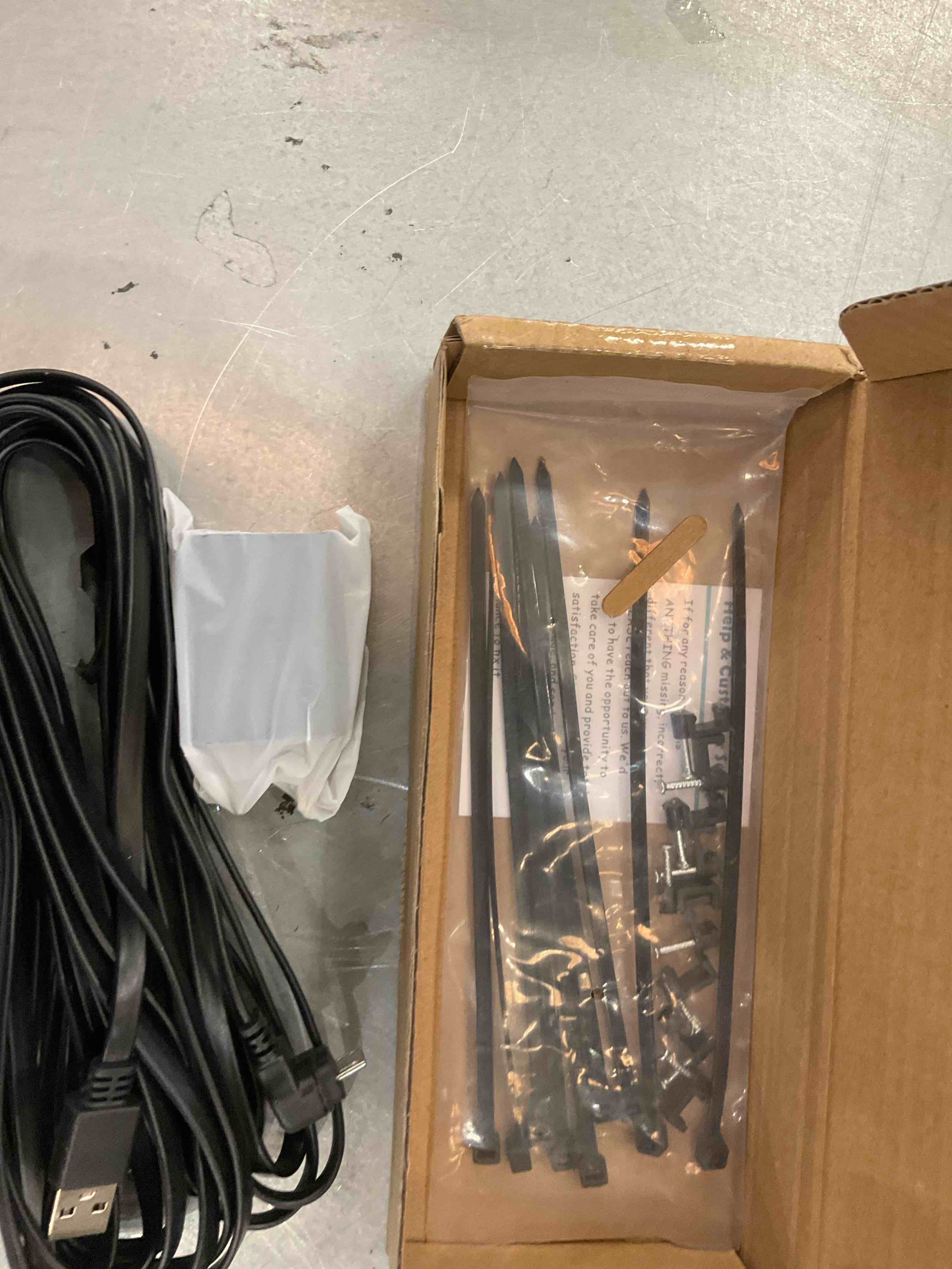https://s3.amazonaws.com/lotting-images-prod/bidfta/EXS00637456_1695148995251.jpeg