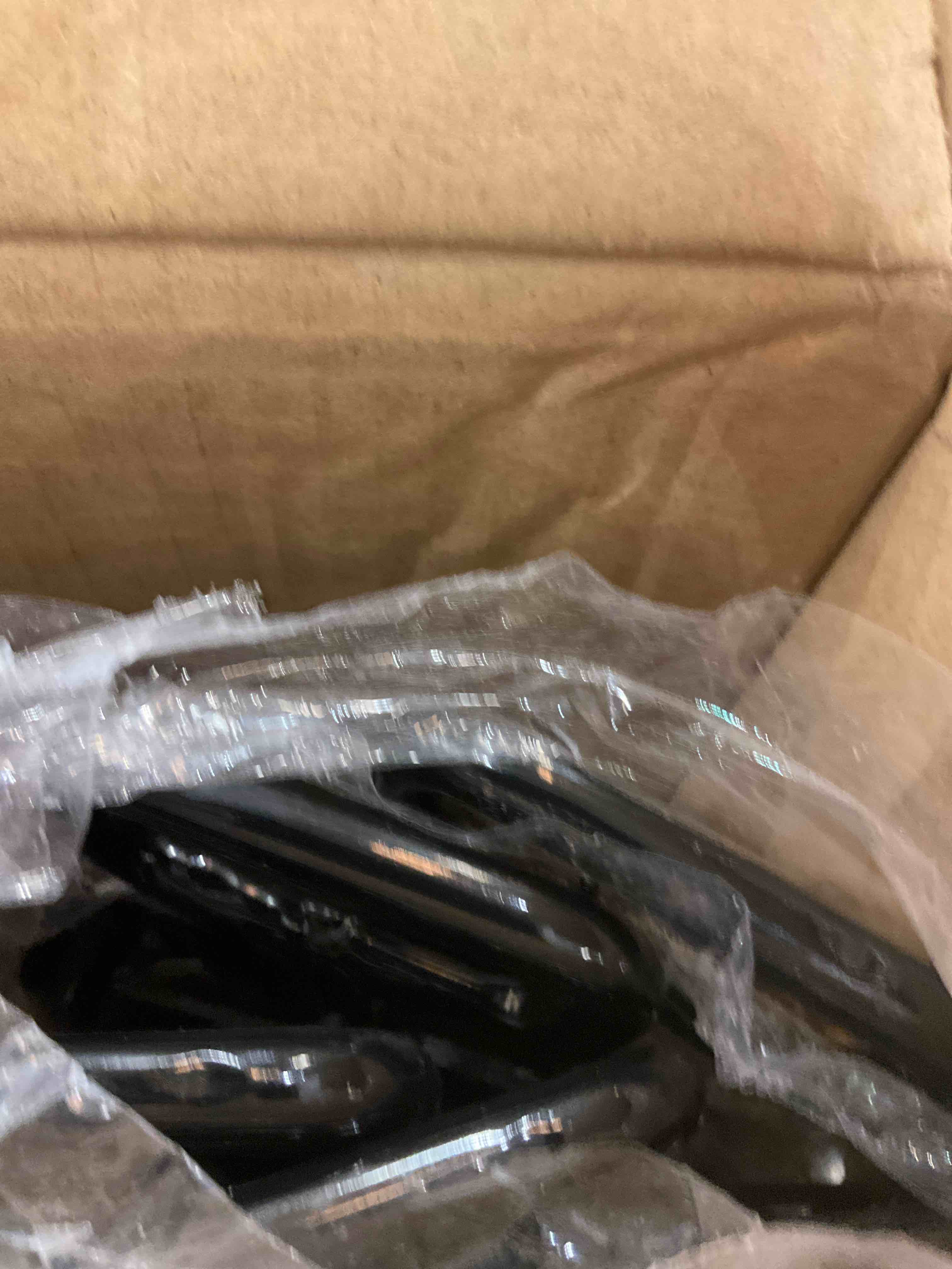 https://s3.amazonaws.com/lotting-images-prod/bidfta/EXS00638144_1694625607250.jpeg