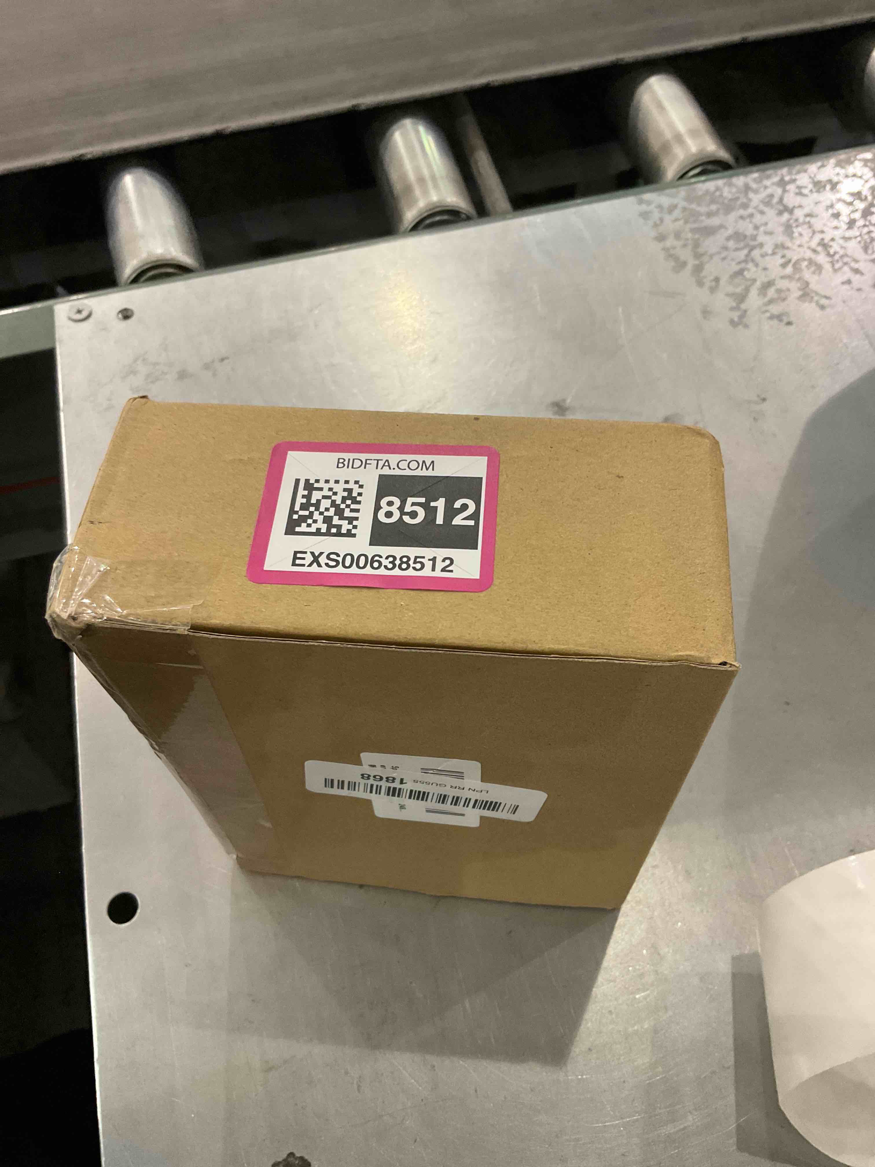 https://s3.amazonaws.com/lotting-images-prod/bidfta/EXS00638512_1694540627239.jpeg