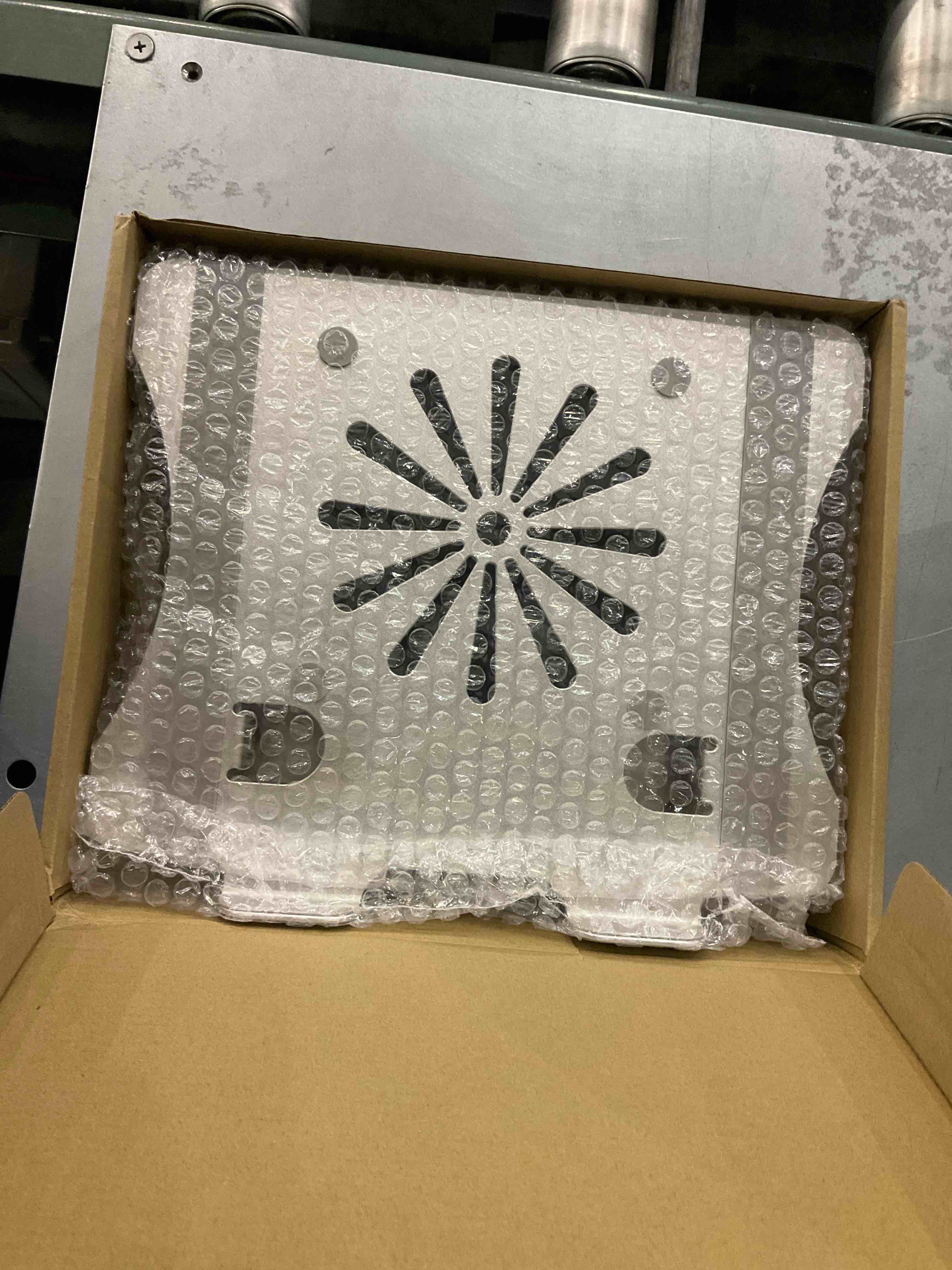 https://s3.amazonaws.com/lotting-images-prod/bidfta/EXS00638874_1695036621843.jpeg
