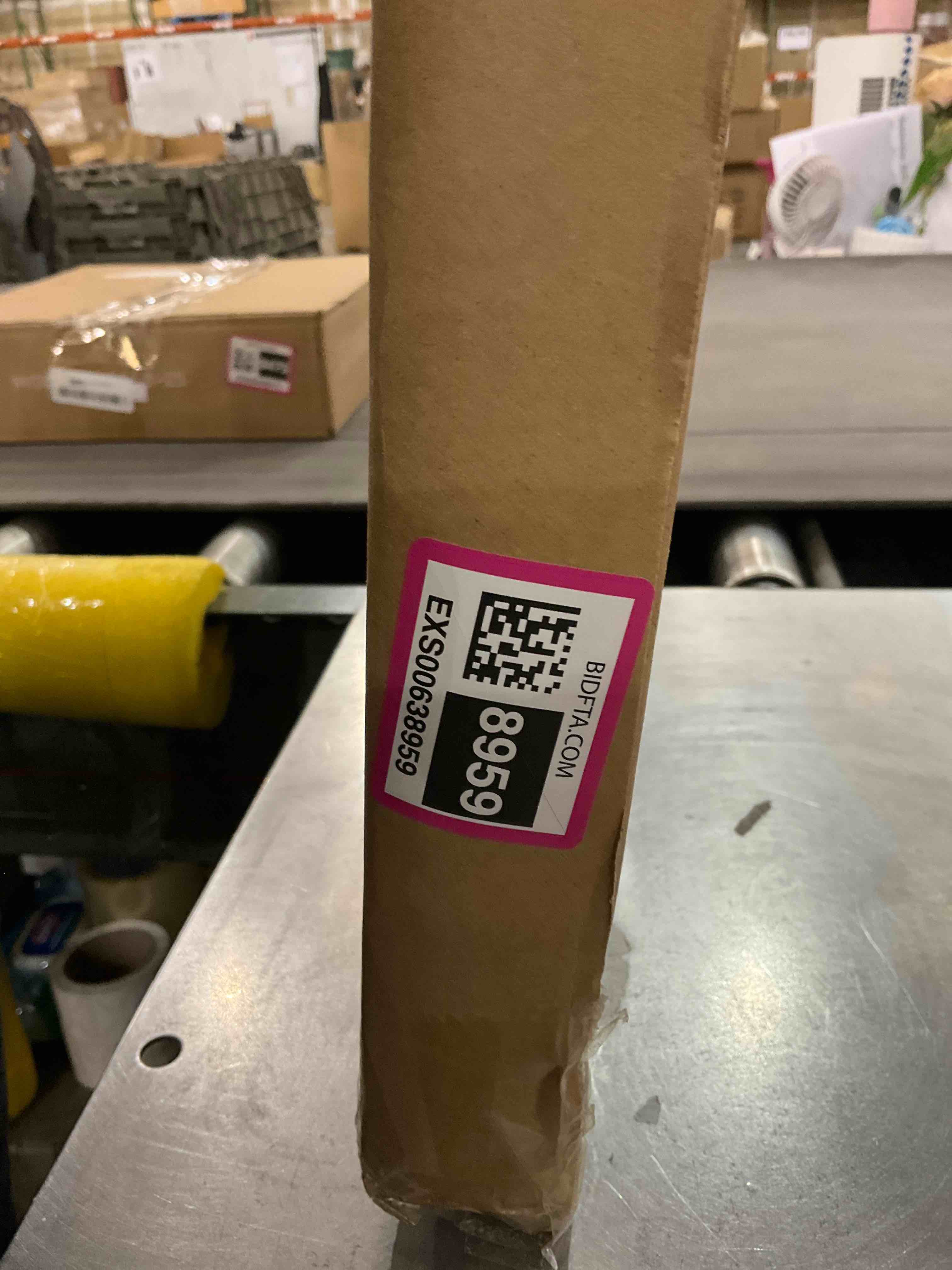 https://s3.amazonaws.com/lotting-images-prod/bidfta/EXS00638959_1695047908912.jpeg