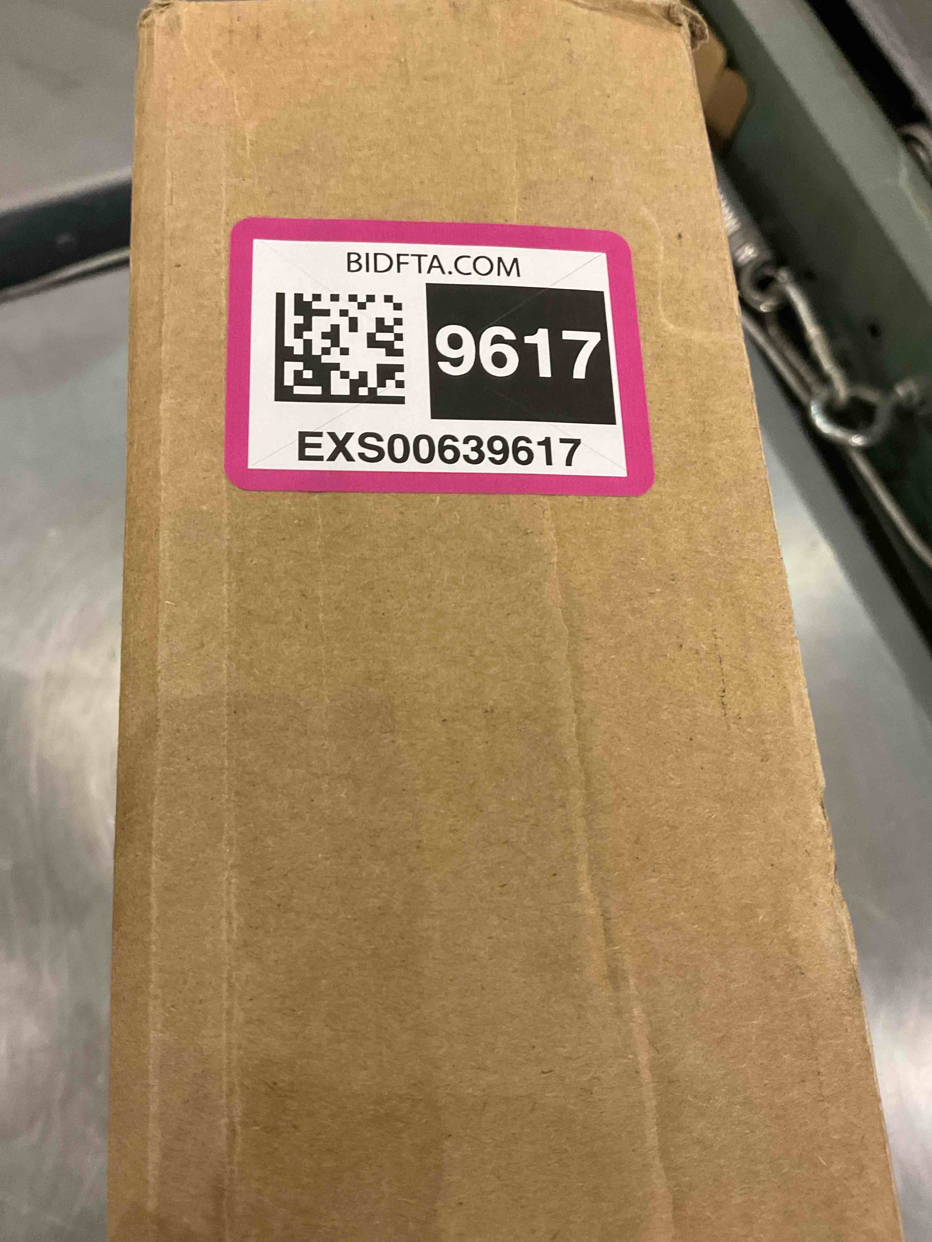 https://s3.amazonaws.com/lotting-images-prod/bidfta/EXS00639617_1695295869365.jpeg