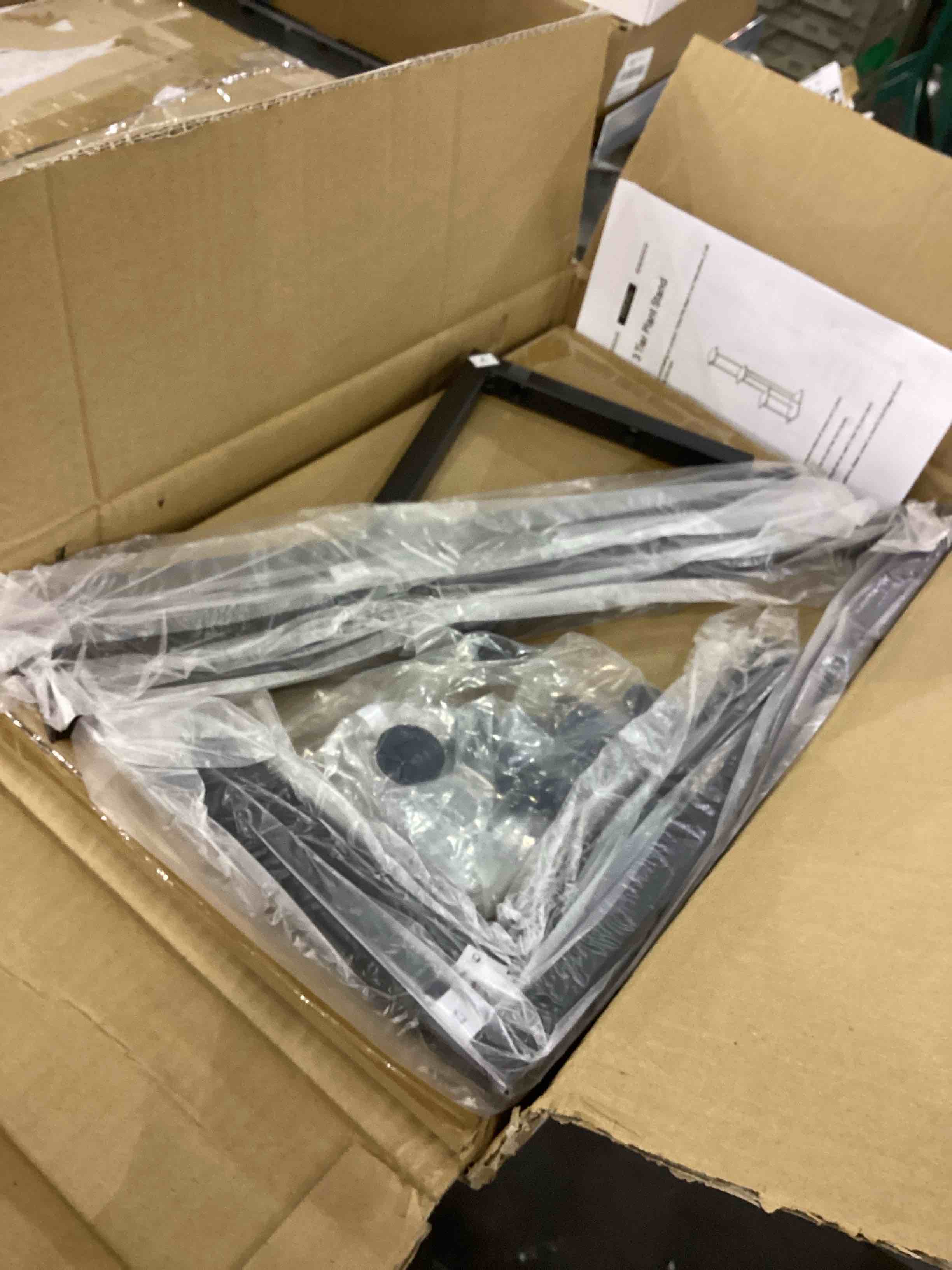 https://s3.amazonaws.com/lotting-images-prod/bidfta/EXS00640259_1697456981854.jpeg