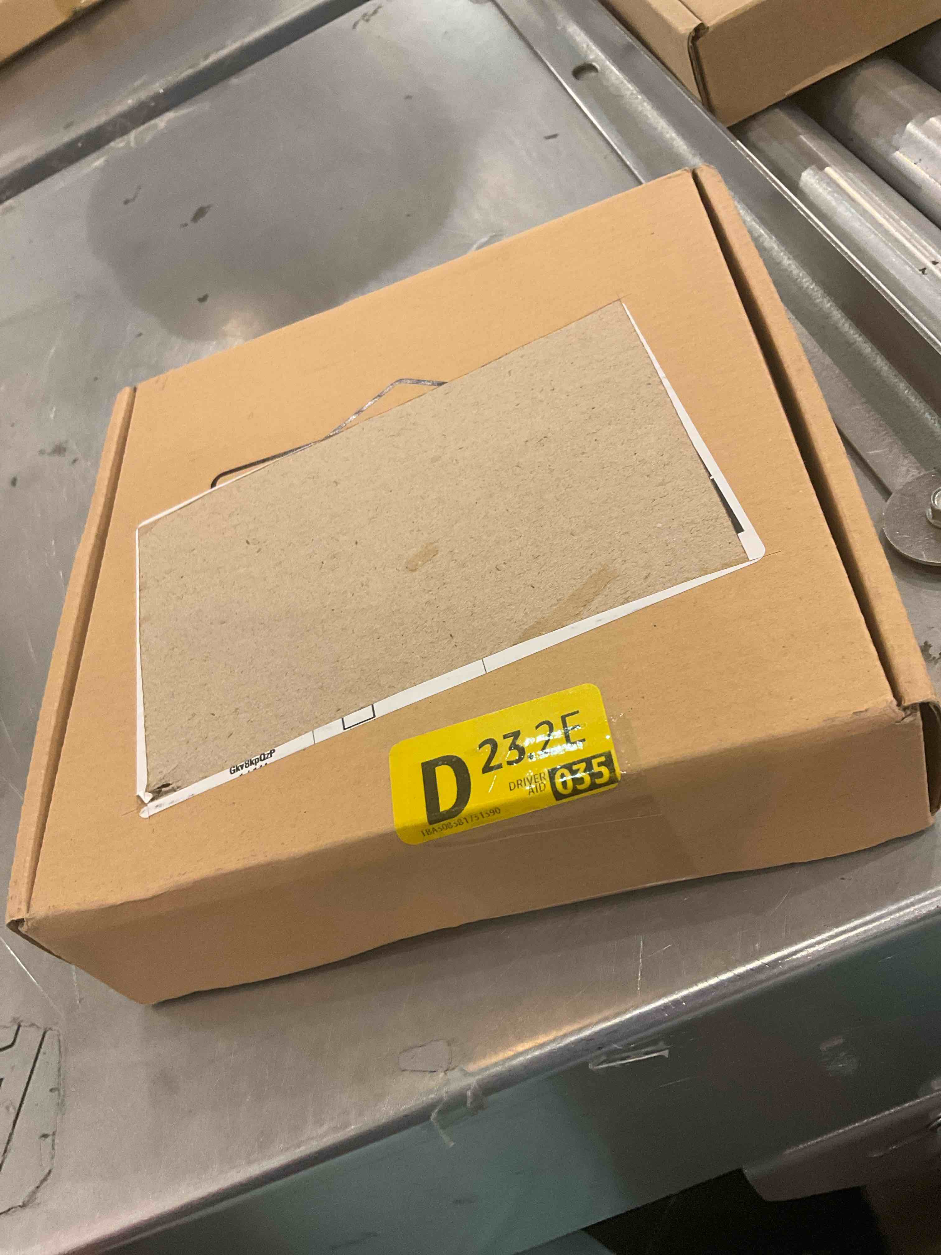 https://s3.amazonaws.com/lotting-images-prod/bidfta/EXS00642787_1697034578345.jpeg