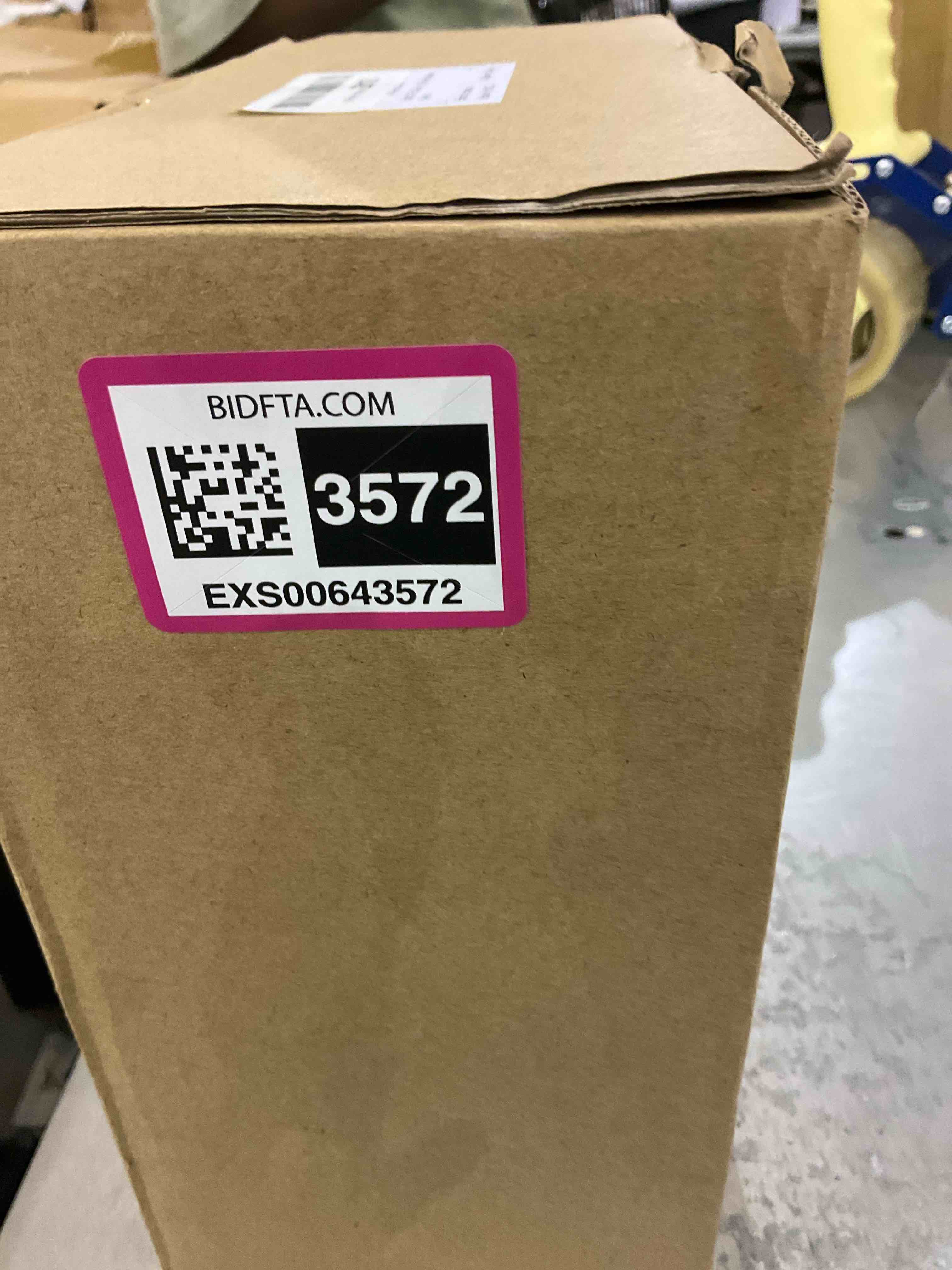 https://s3.amazonaws.com/lotting-images-prod/bidfta/EXS00643572_1696866534211.jpeg