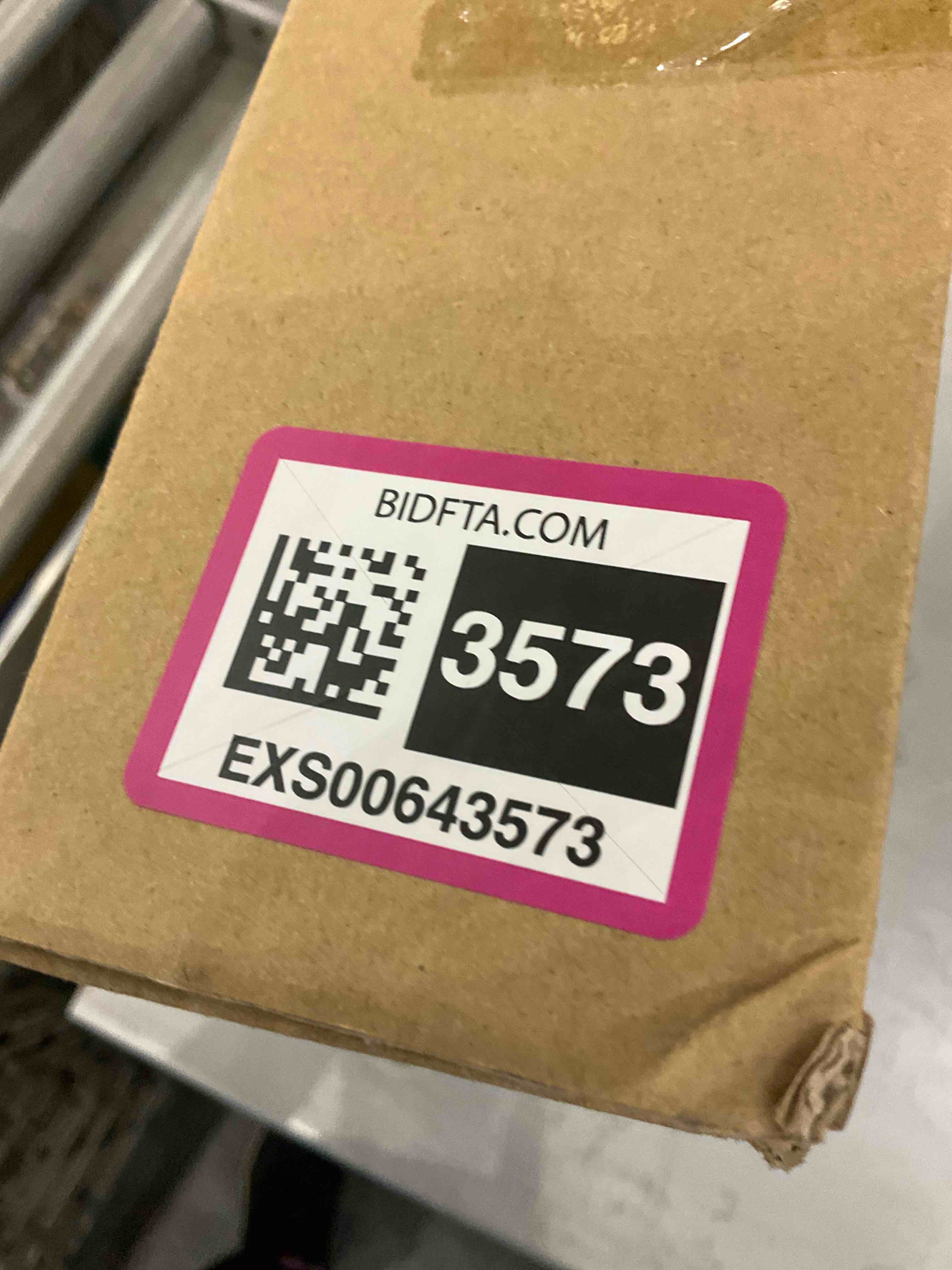 https://s3.amazonaws.com/lotting-images-prod/bidfta/EXS00643573_1696866587058.jpeg