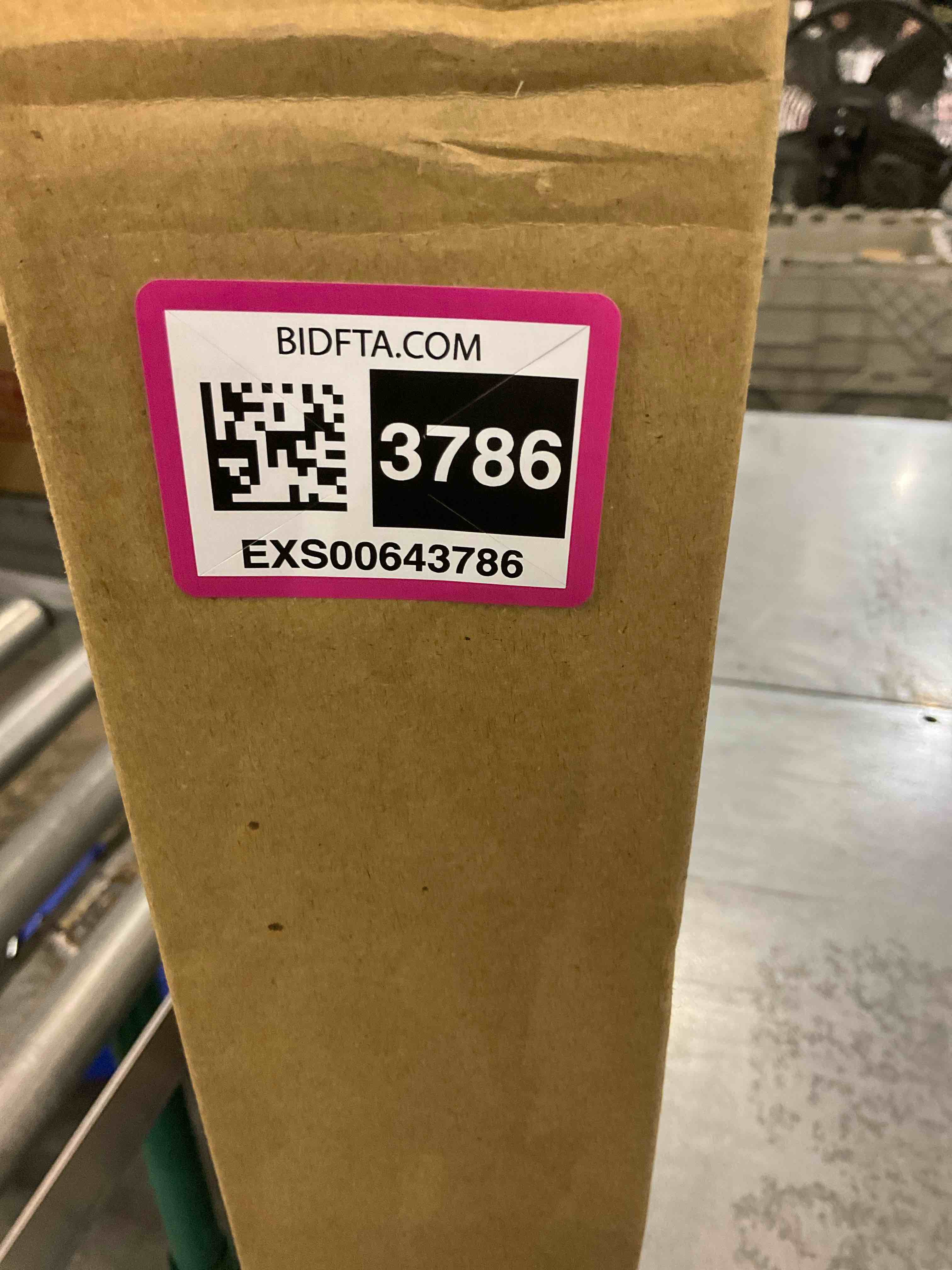 https://s3.amazonaws.com/lotting-images-prod/bidfta/EXS00643786_1697032312335.jpeg