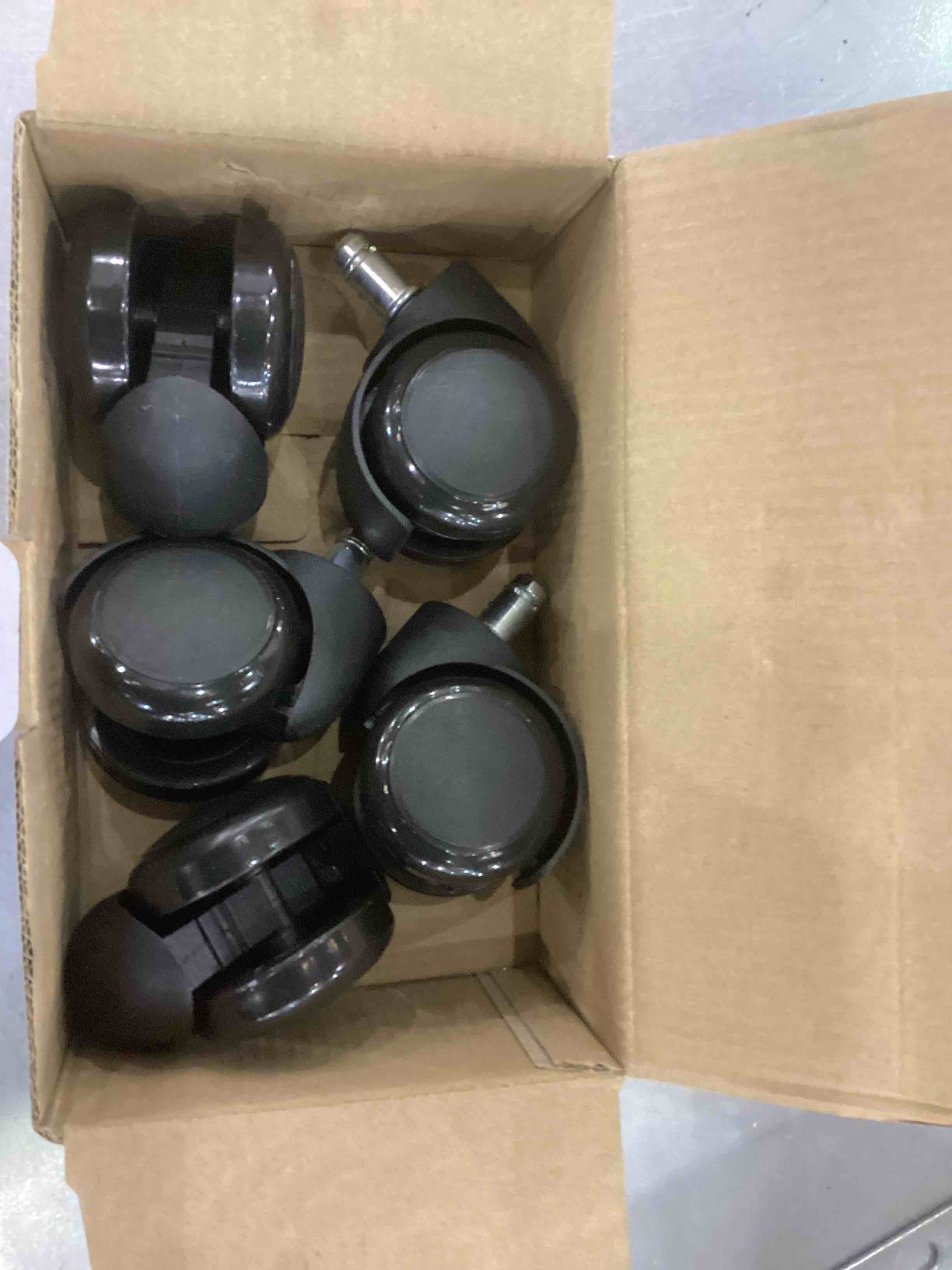 https://s3.amazonaws.com/lotting-images-prod/bidfta/EXS00645378_1697739817911.jpeg