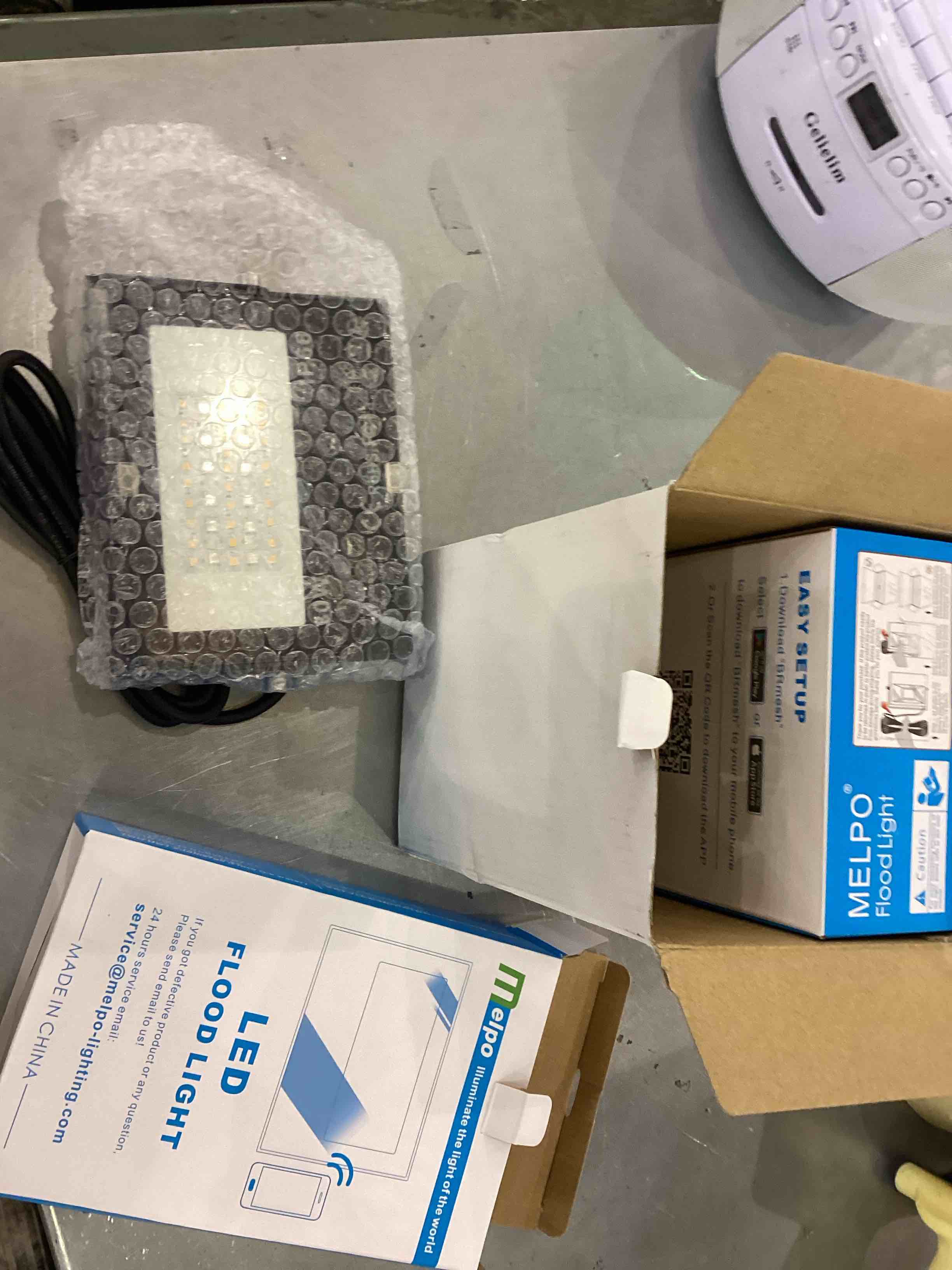 https://s3.amazonaws.com/lotting-images-prod/bidfta/EXS00645397_1697741654379.jpeg