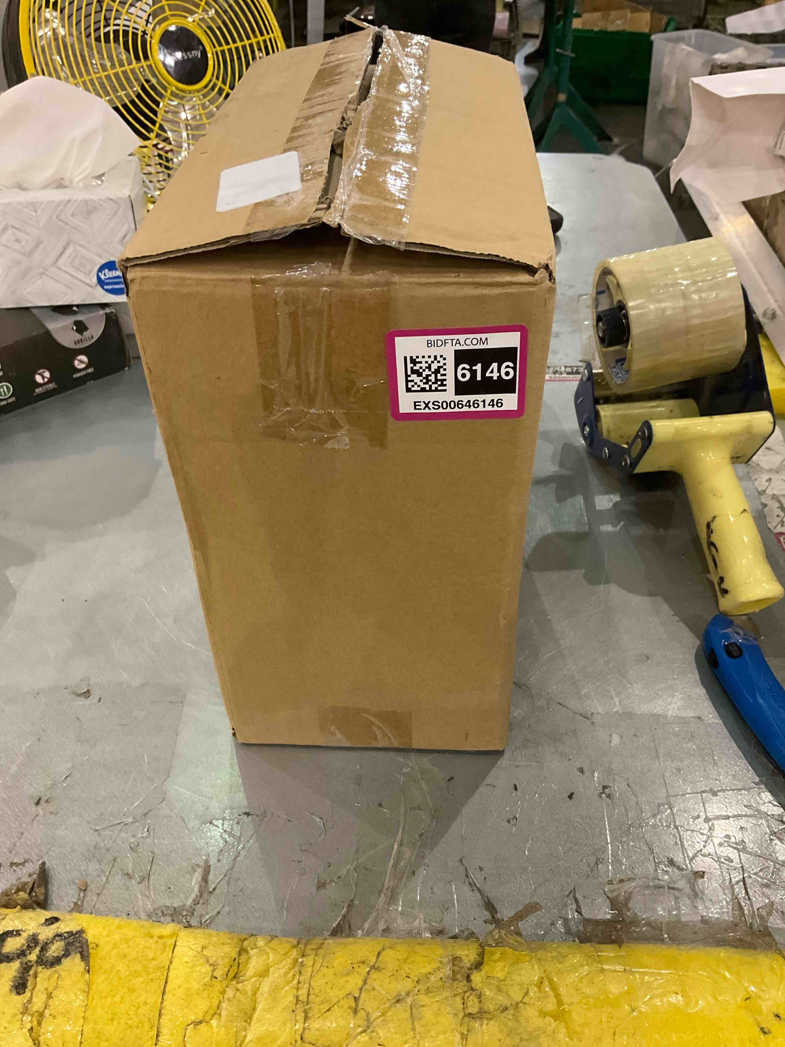 https://s3.amazonaws.com/lotting-images-prod/bidfta/EXS00646146_1697027496487.jpeg
