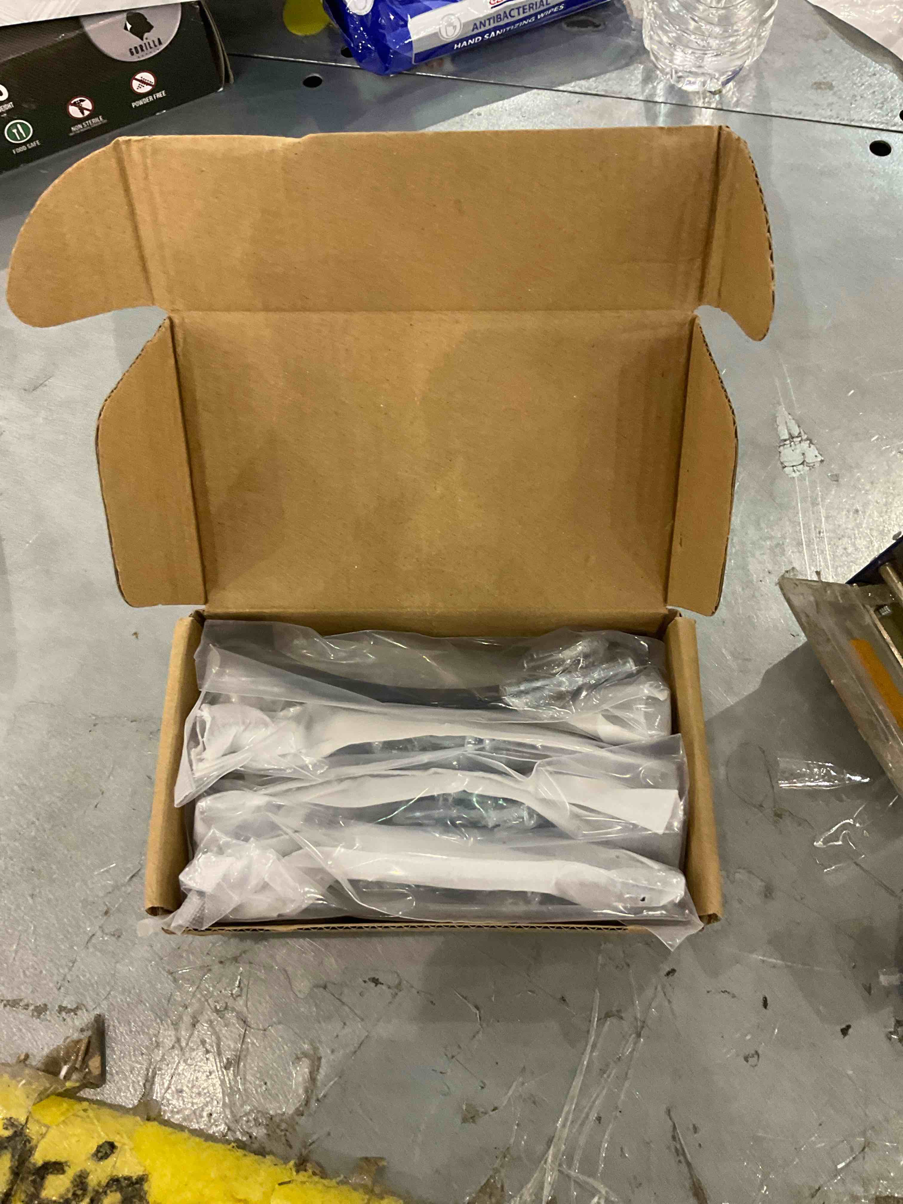 https://s3.amazonaws.com/lotting-images-prod/bidfta/EXS00646174_1697034542439.jpeg