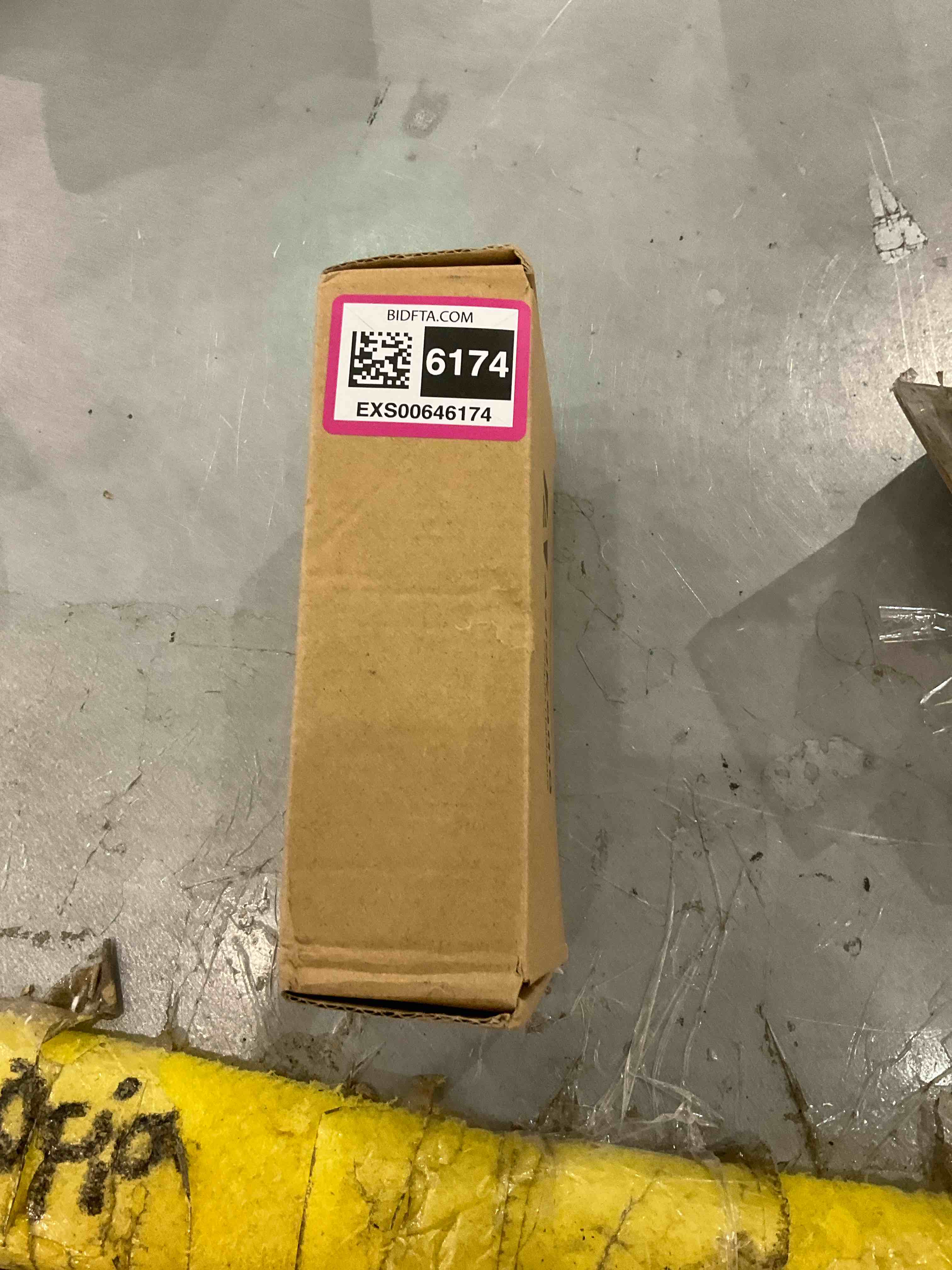 https://s3.amazonaws.com/lotting-images-prod/bidfta/EXS00646174_1697034562908.jpeg