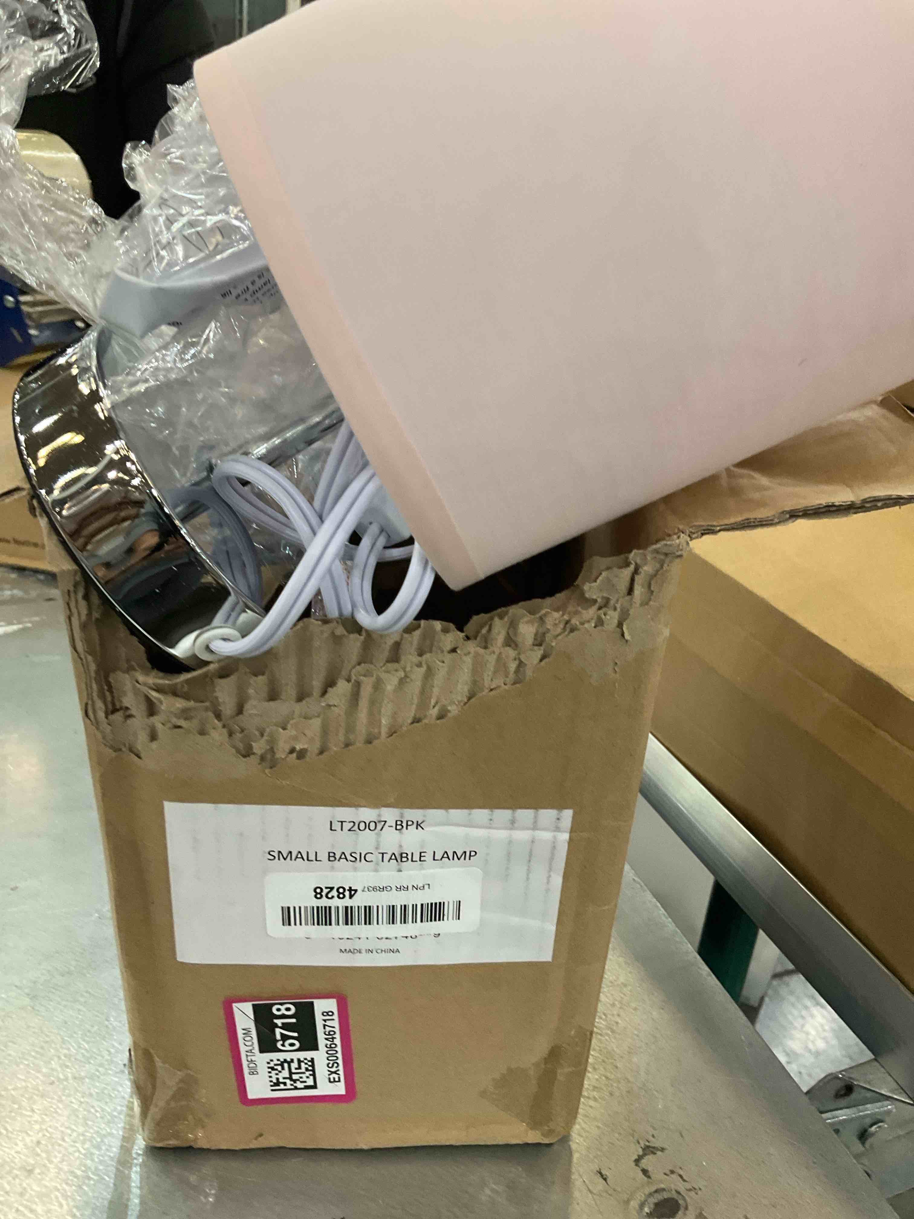 https://s3.amazonaws.com/lotting-images-prod/bidfta/EXS00646718_1697137946645.jpeg