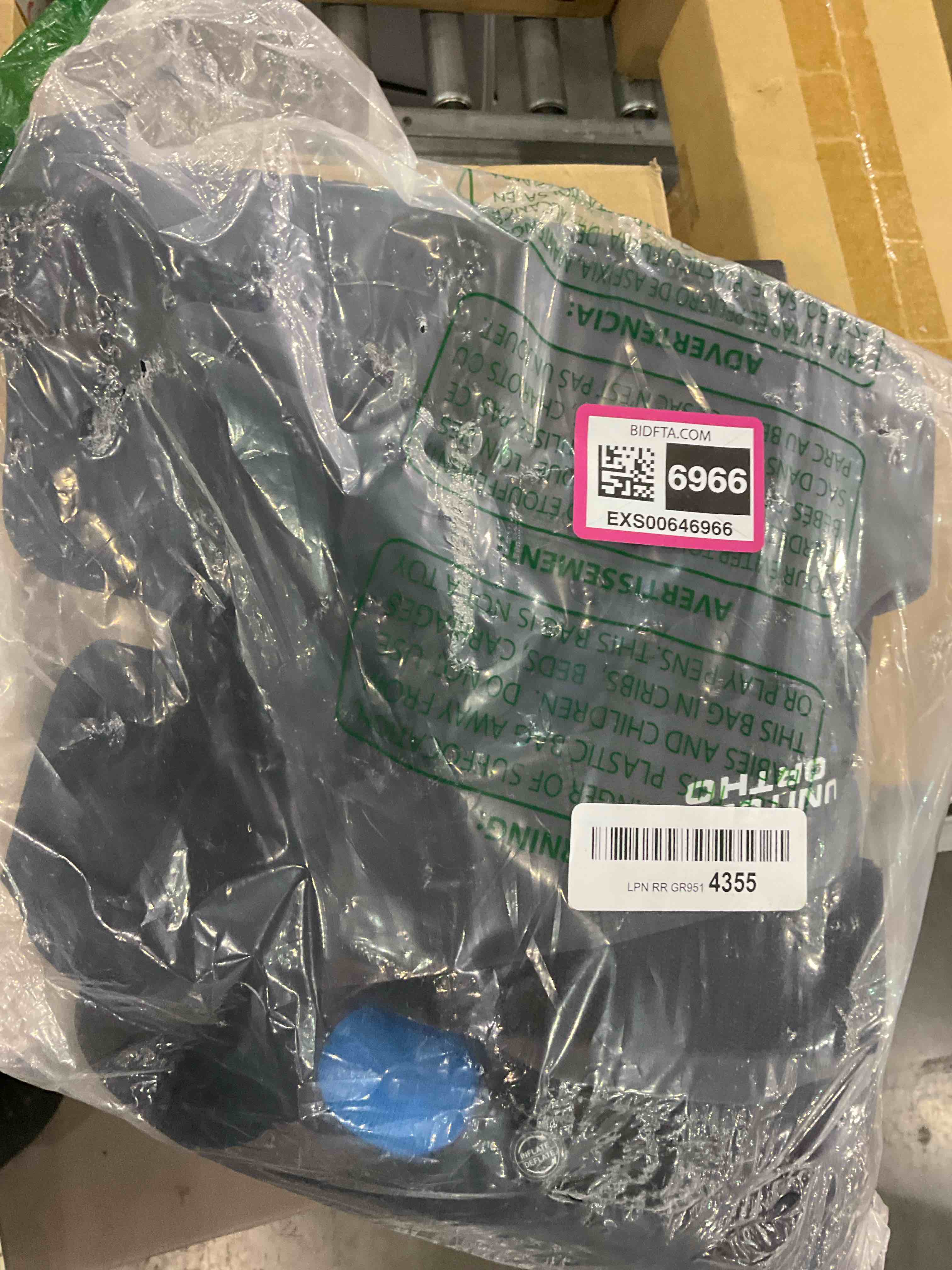 https://s3.amazonaws.com/lotting-images-prod/bidfta/EXS00646966_1697456929419.jpeg