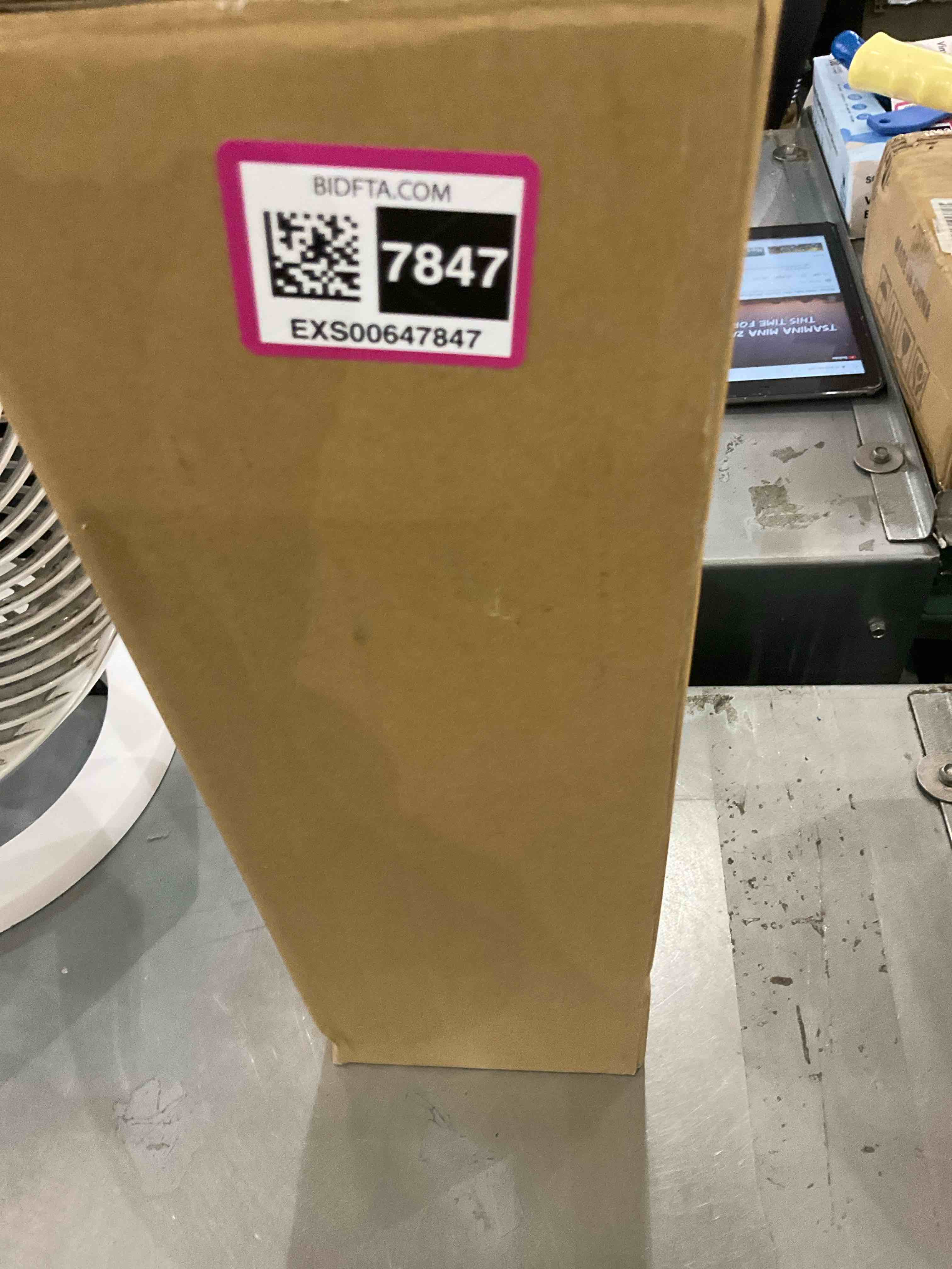 https://s3.amazonaws.com/lotting-images-prod/bidfta/EXS00647847_1697120546692.jpeg