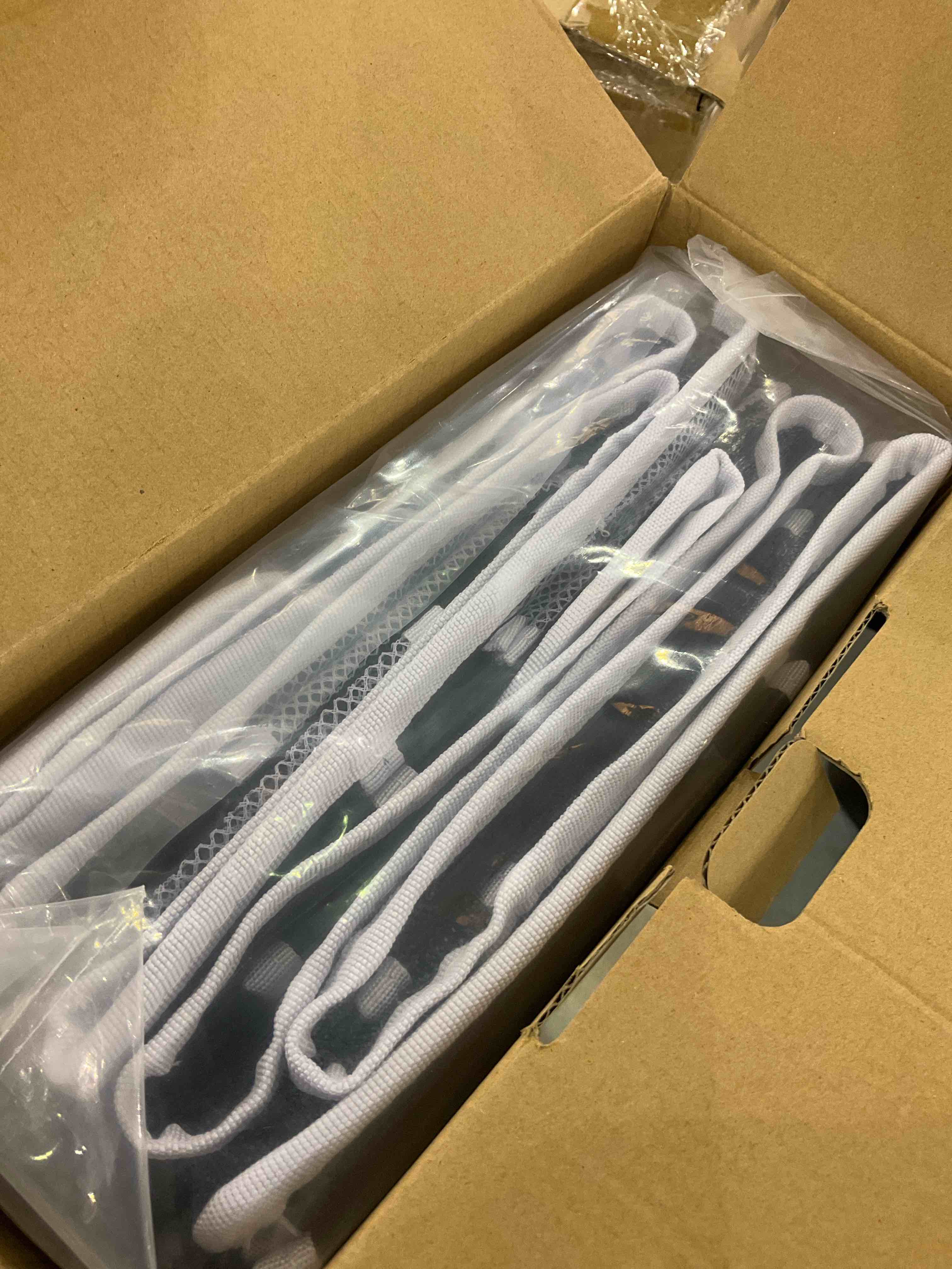 https://s3.amazonaws.com/lotting-images-prod/bidfta/EXS00647865_1697120784069.jpeg