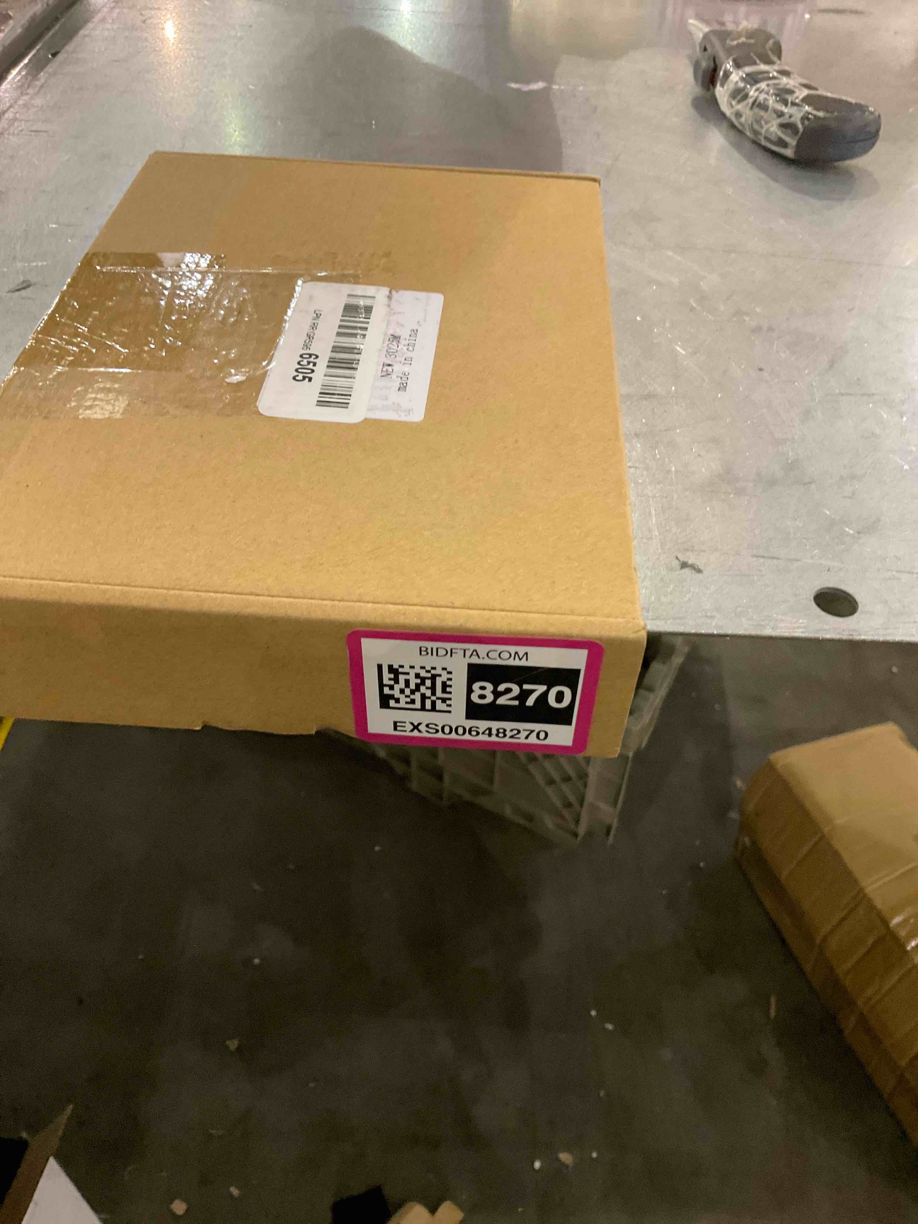 https://s3.amazonaws.com/lotting-images-prod/bidfta/EXS00648270_1697485245079.jpeg