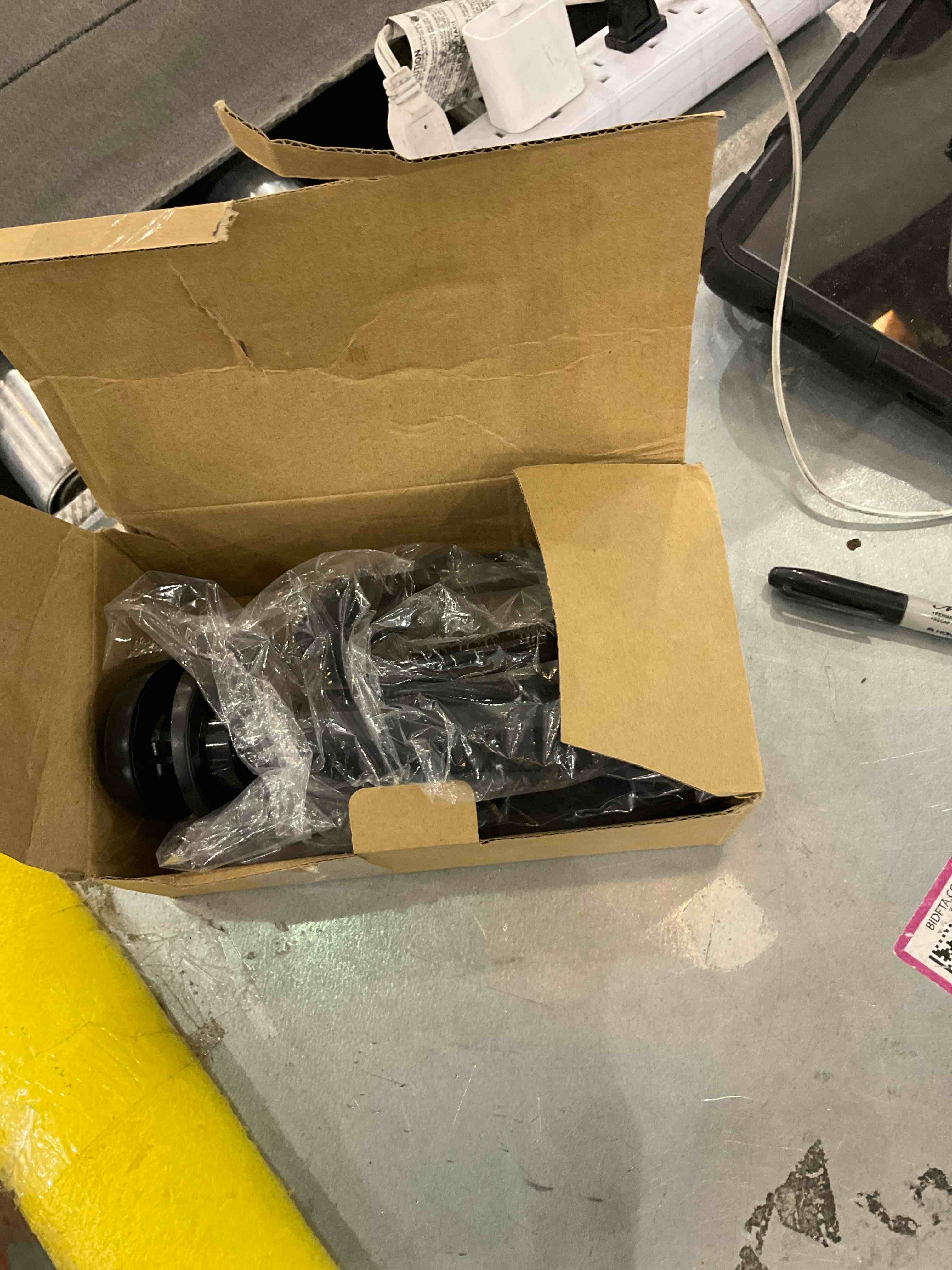 https://s3.amazonaws.com/lotting-images-prod/bidfta/EXS00648942_1697224420916.jpeg