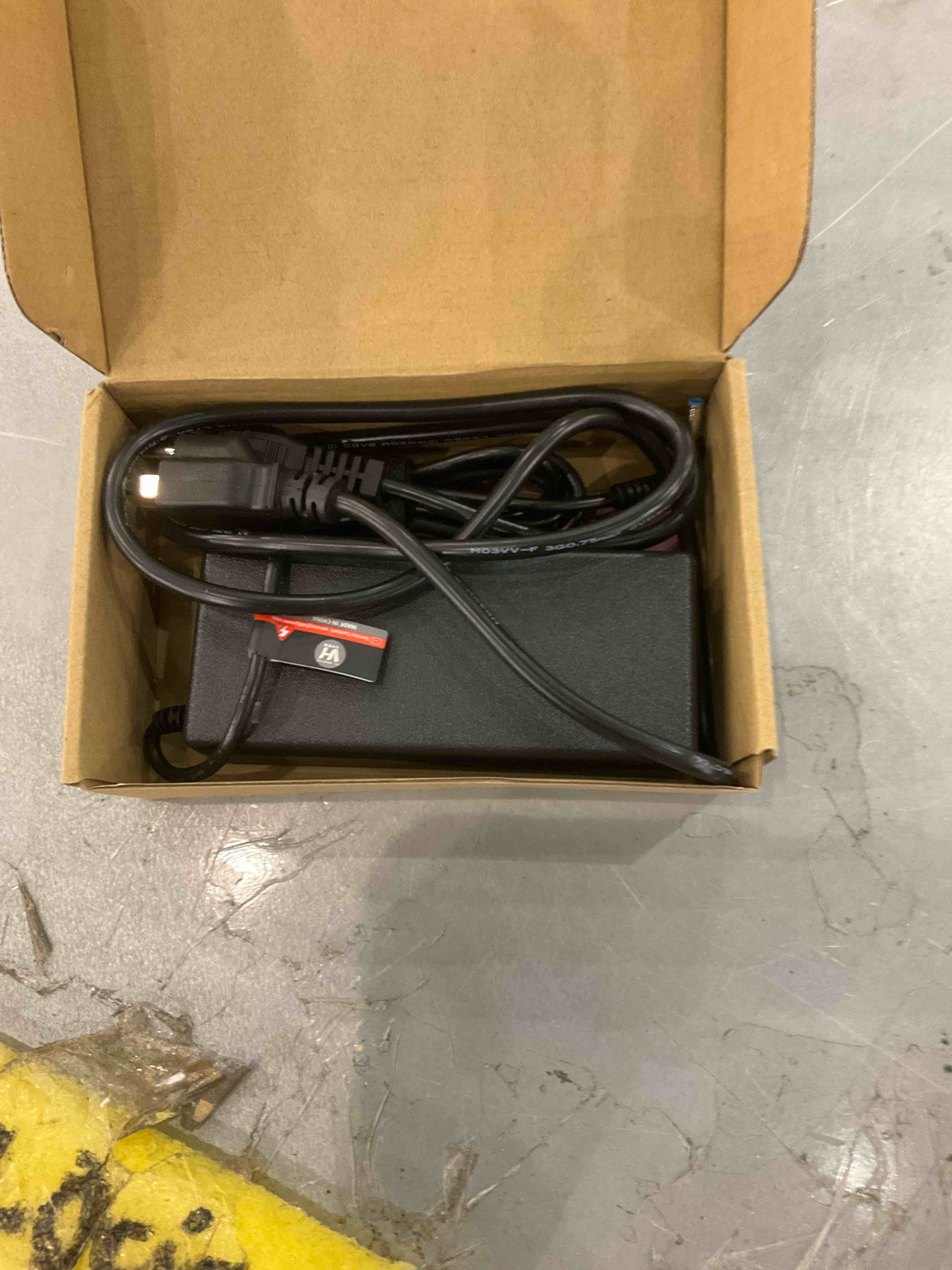 https://s3.amazonaws.com/lotting-images-prod/bidfta/EXS00649109_1697458330029.jpeg