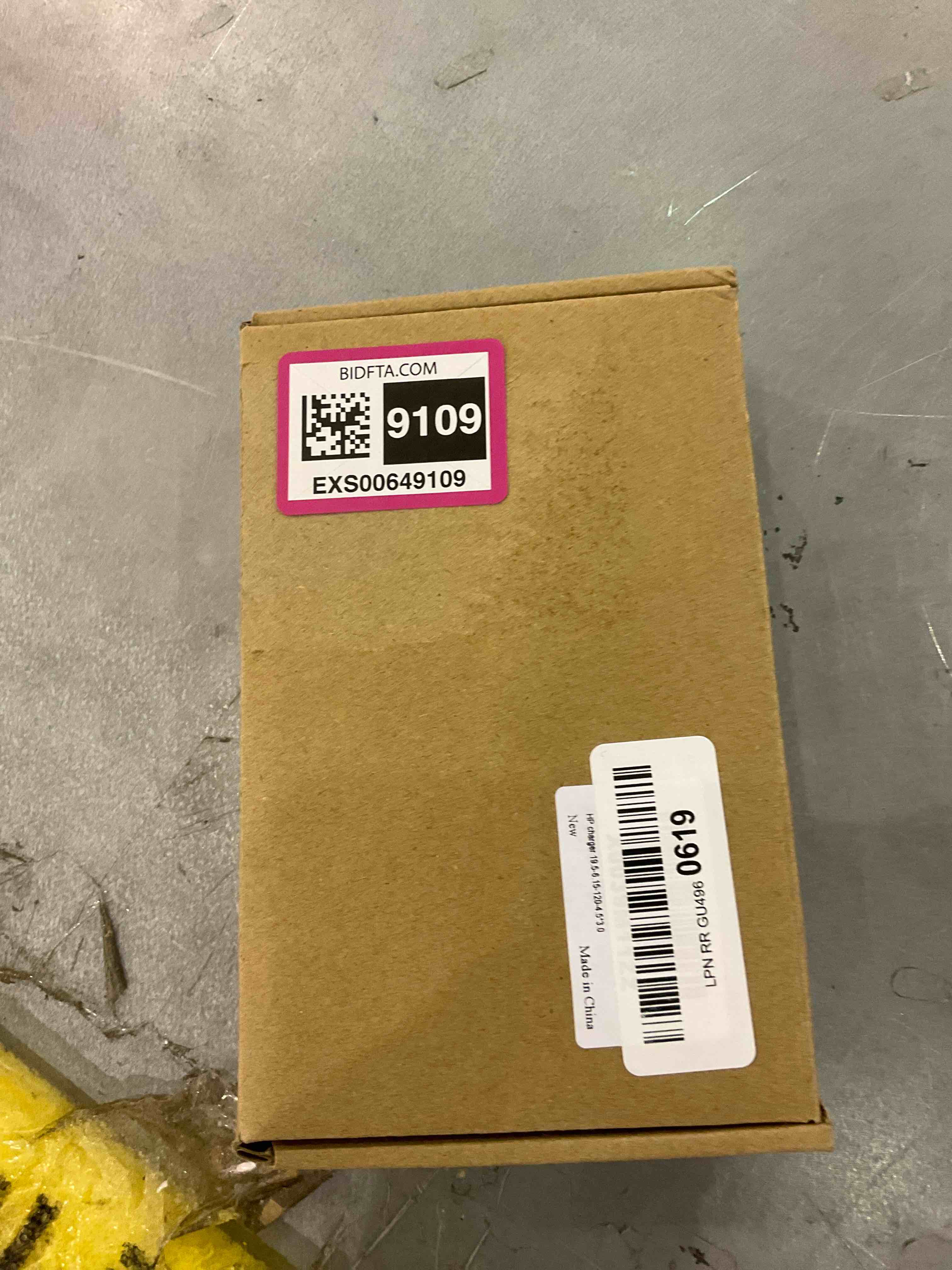 https://s3.amazonaws.com/lotting-images-prod/bidfta/EXS00649109_1697458348122.jpeg