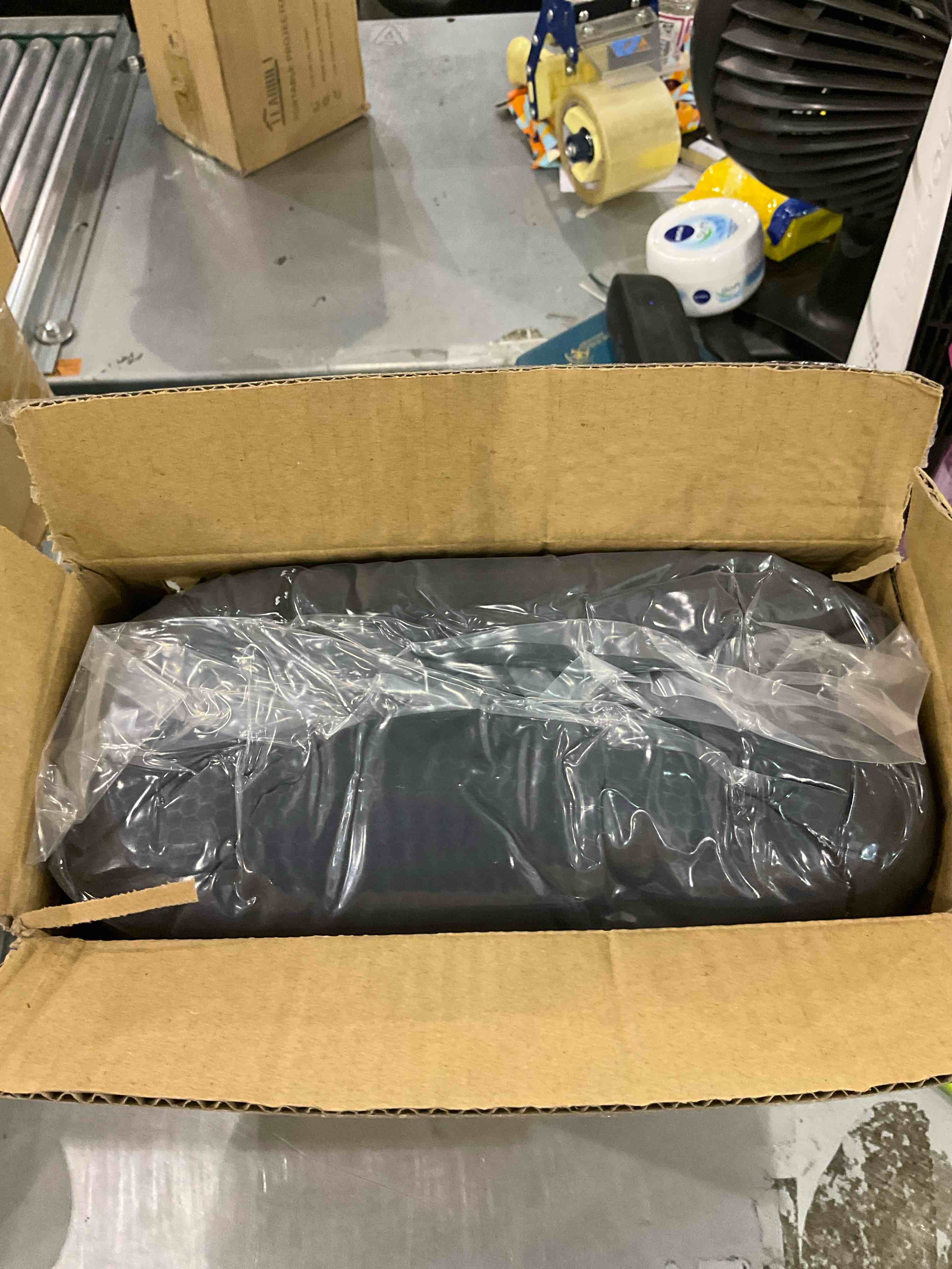 https://s3.amazonaws.com/lotting-images-prod/bidfta/EXS00649713_1697027544023.jpeg