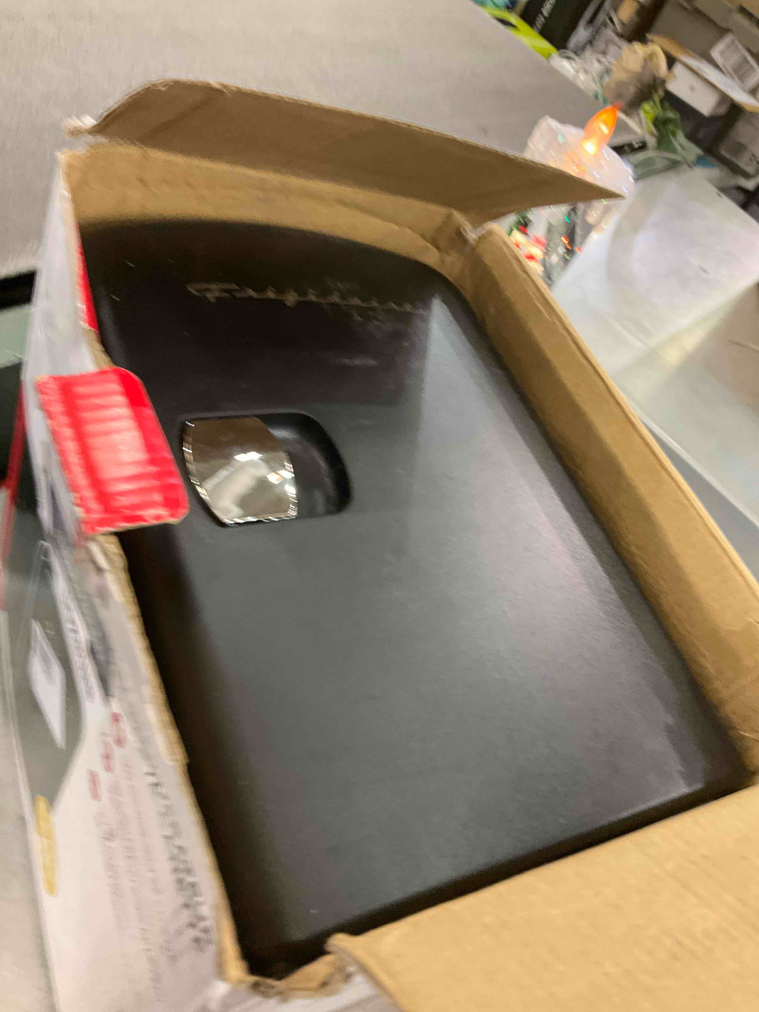 https://s3.amazonaws.com/lotting-images-prod/bidfta/EXS00651069_1704997968122.jpeg