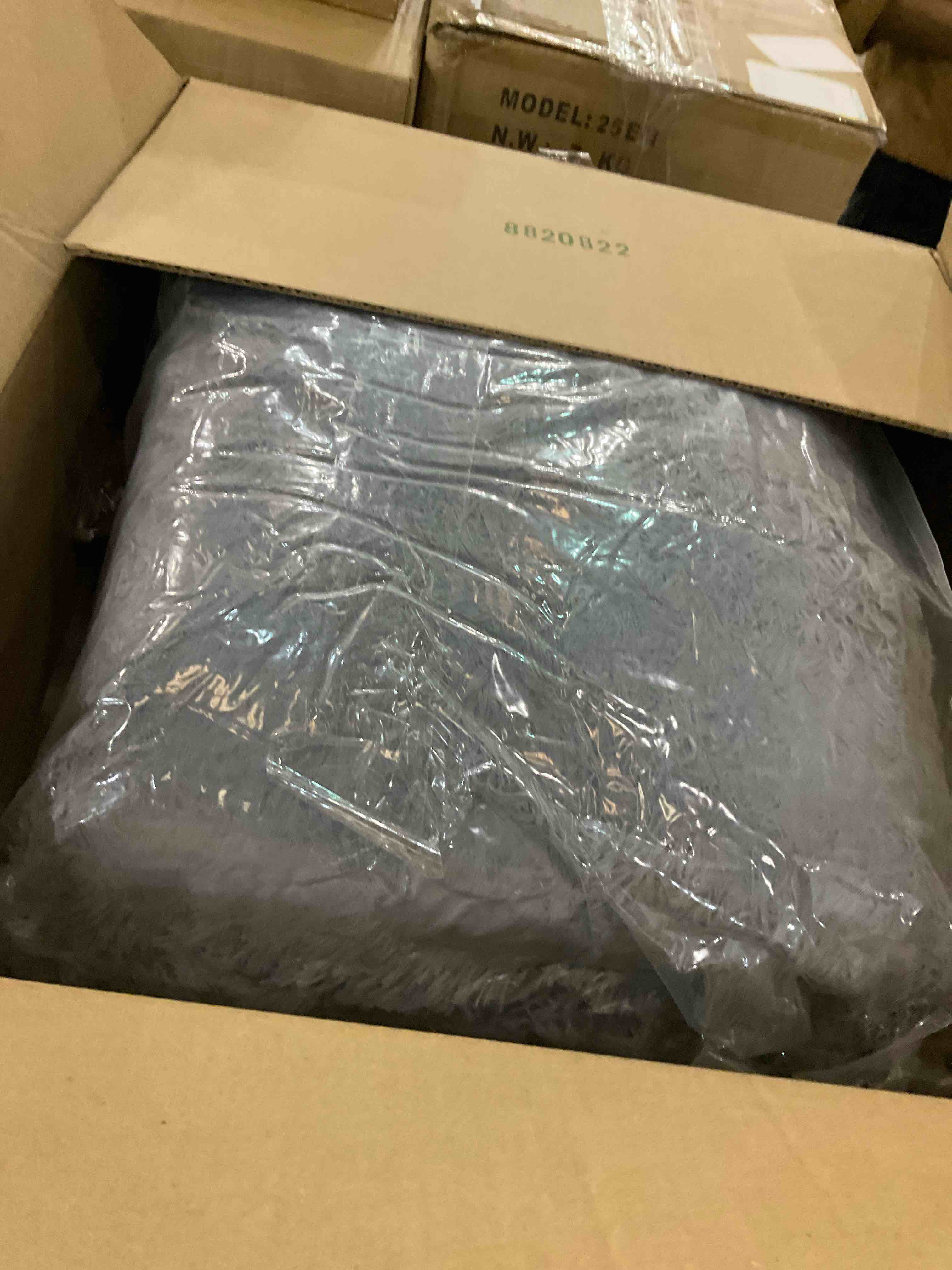 https://s3.amazonaws.com/lotting-images-prod/bidfta/EXS00653716_1706798659630.jpeg