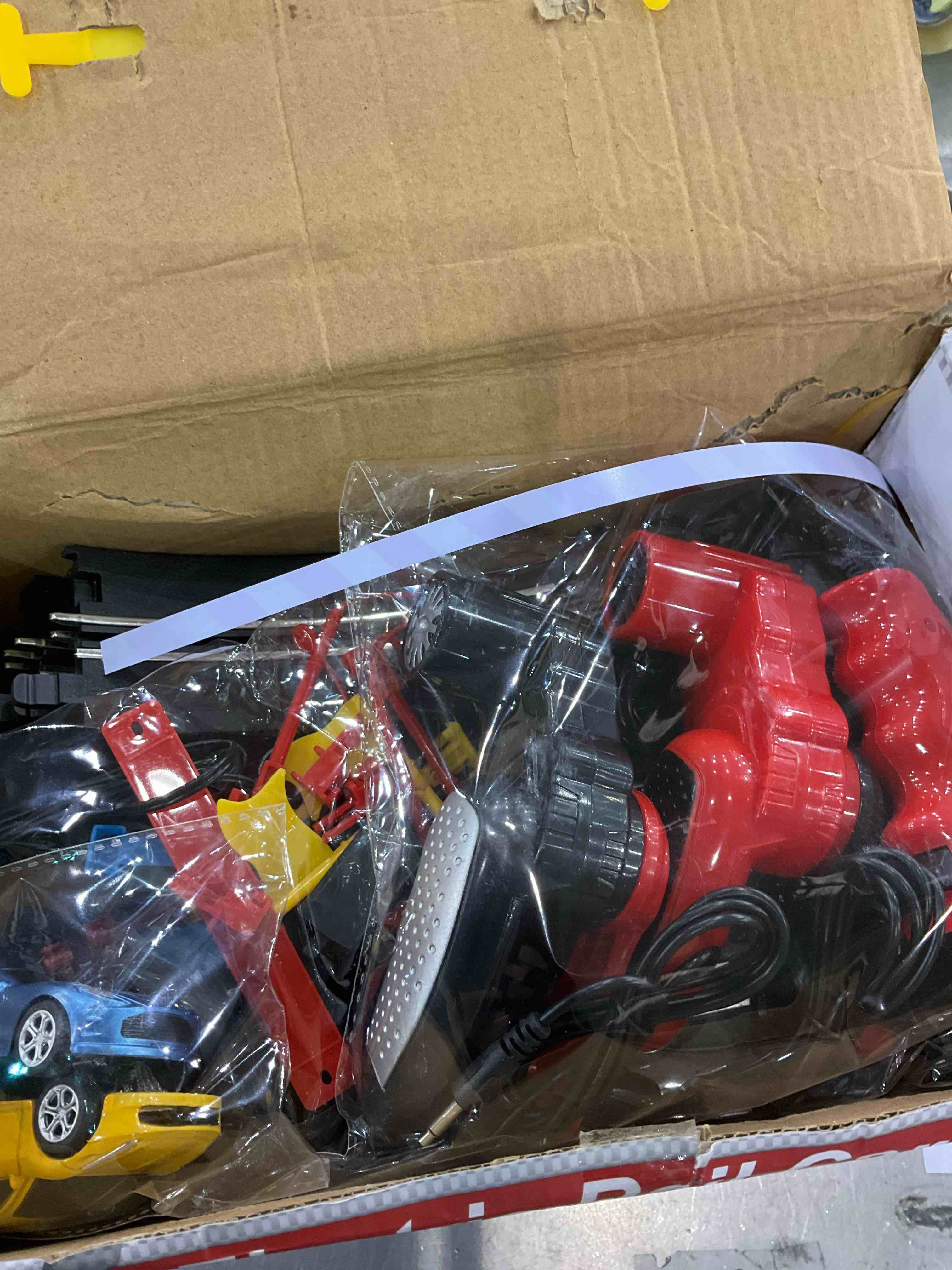 https://s3.amazonaws.com/lotting-images-prod/bidfta/EXS00655520_1704807611203.jpeg