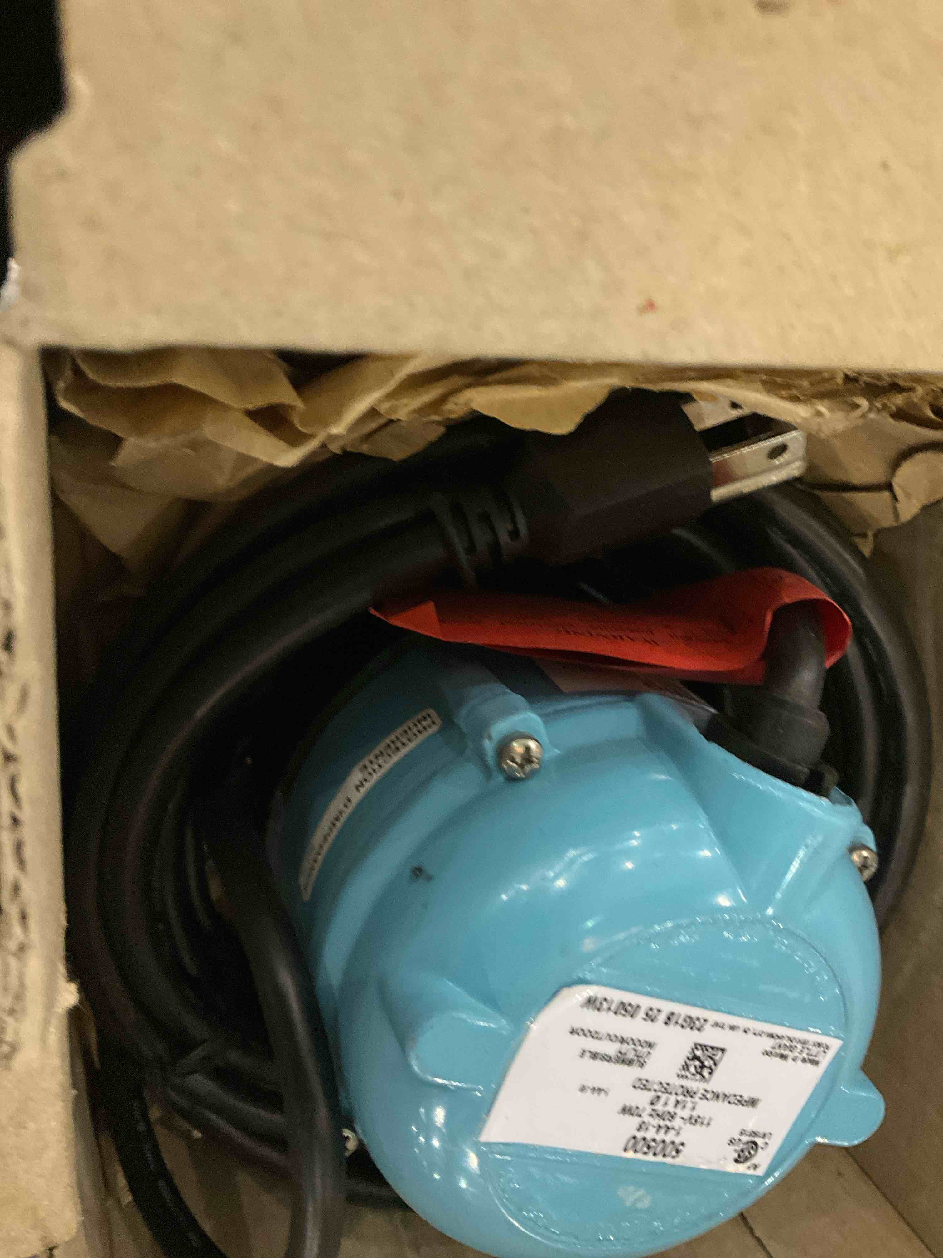 https://s3.amazonaws.com/lotting-images-prod/bidfta/EXS00655829_1705002662259.jpeg