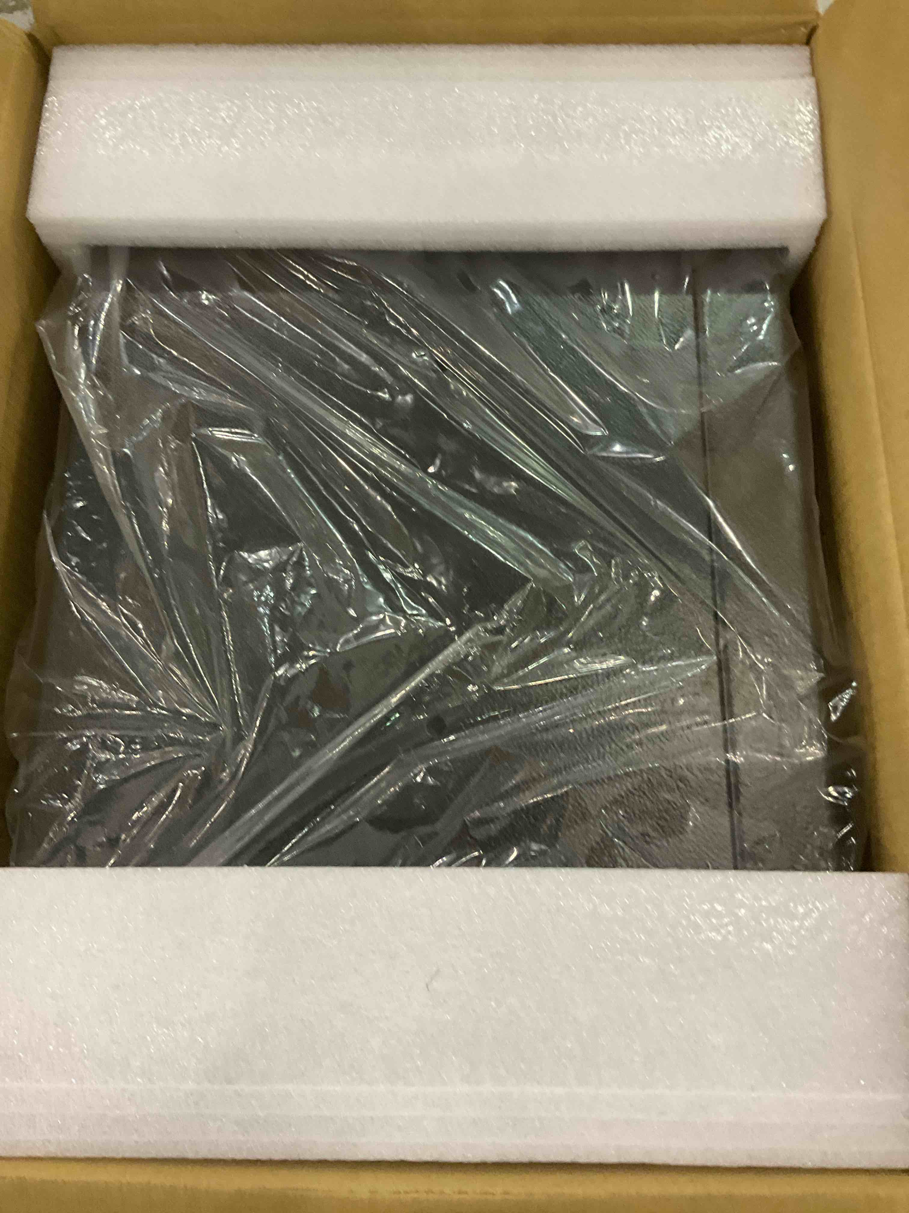 https://s3.amazonaws.com/lotting-images-prod/bidfta/EXS00656735_1706193709335.jpeg