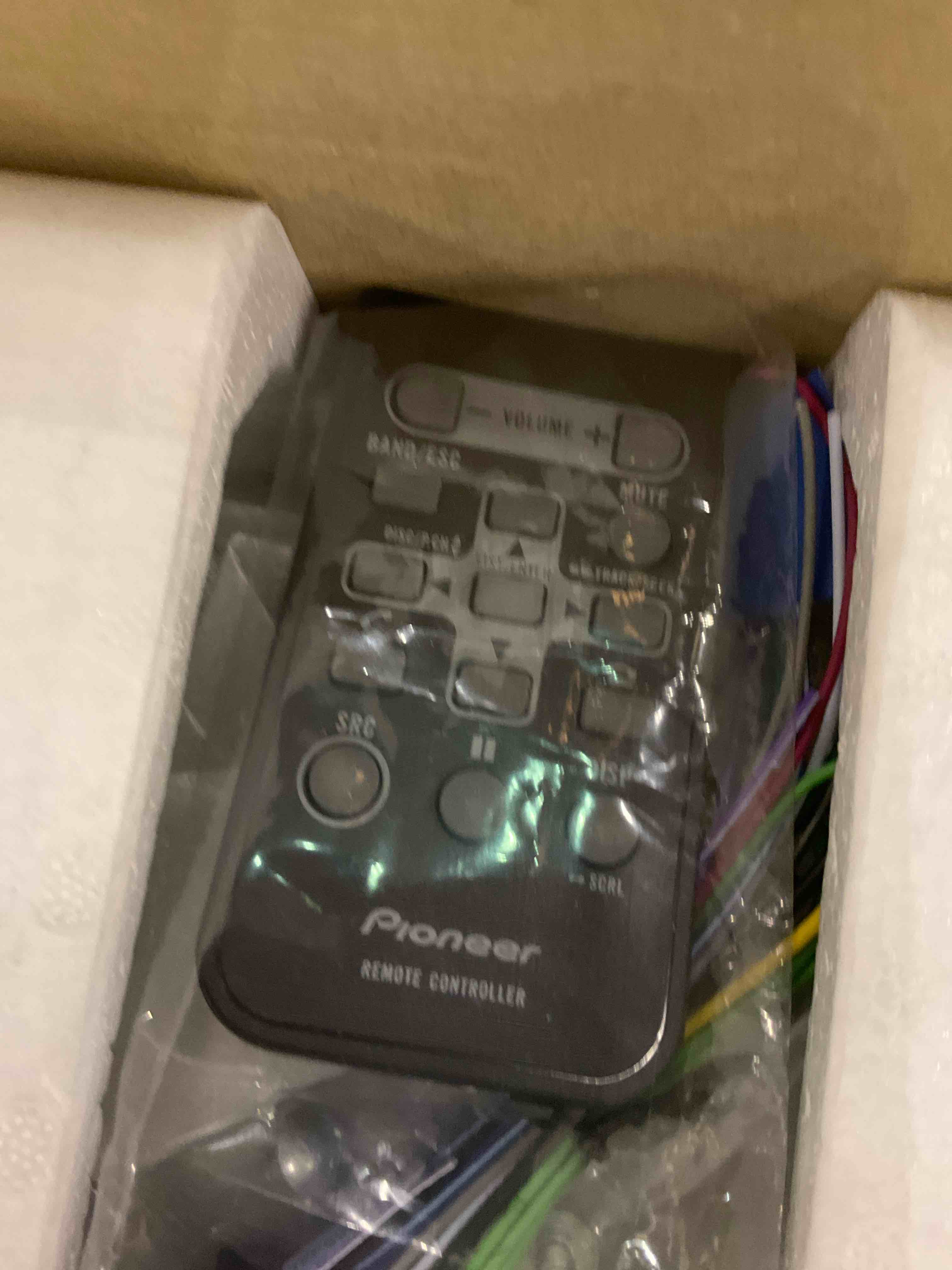 https://s3.amazonaws.com/lotting-images-prod/bidfta/EXS00658404_1708609263621.jpeg