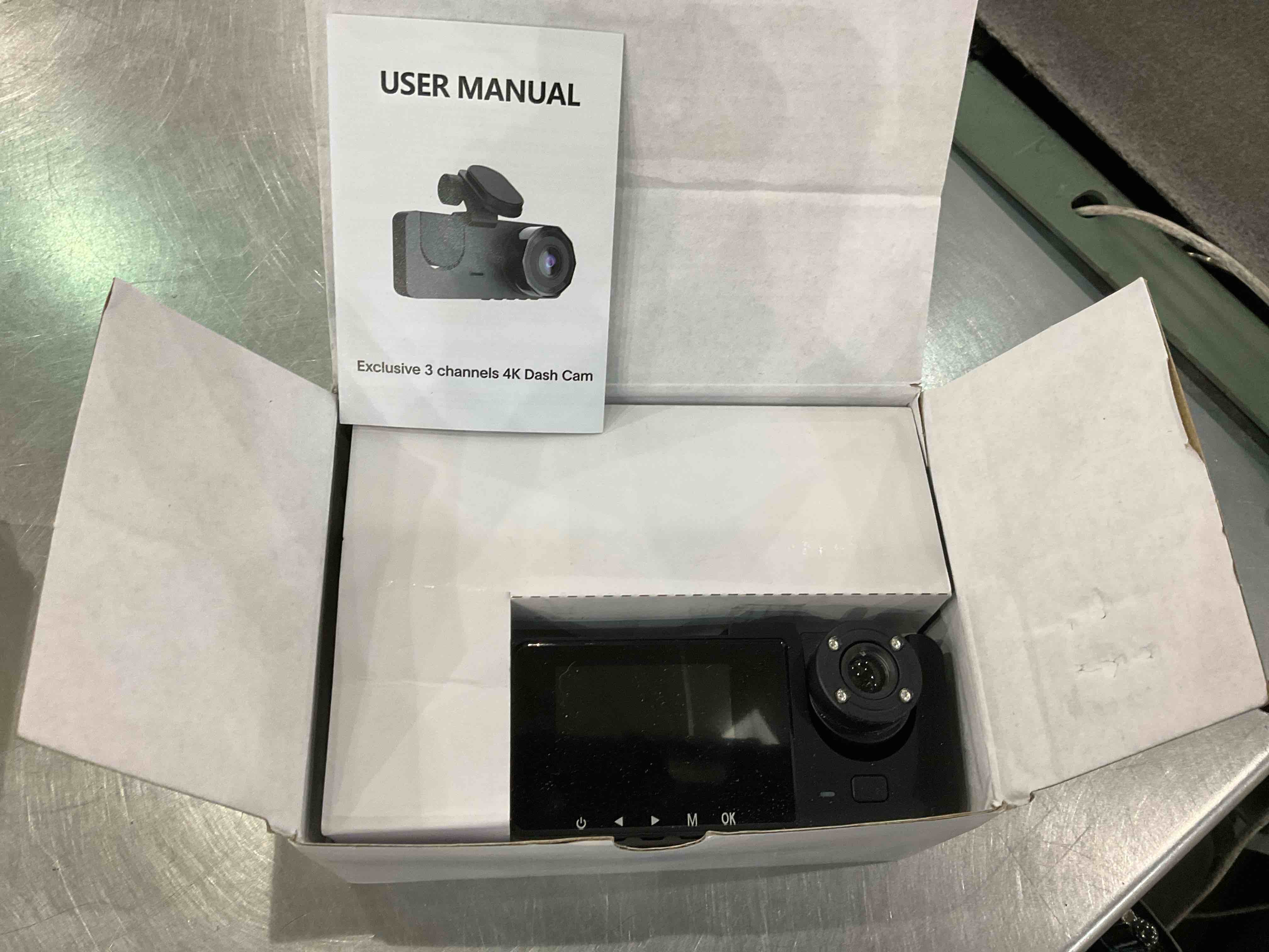 https://s3.amazonaws.com/lotting-images-prod/bidfta/EXS00658511_1706205475575.jpeg