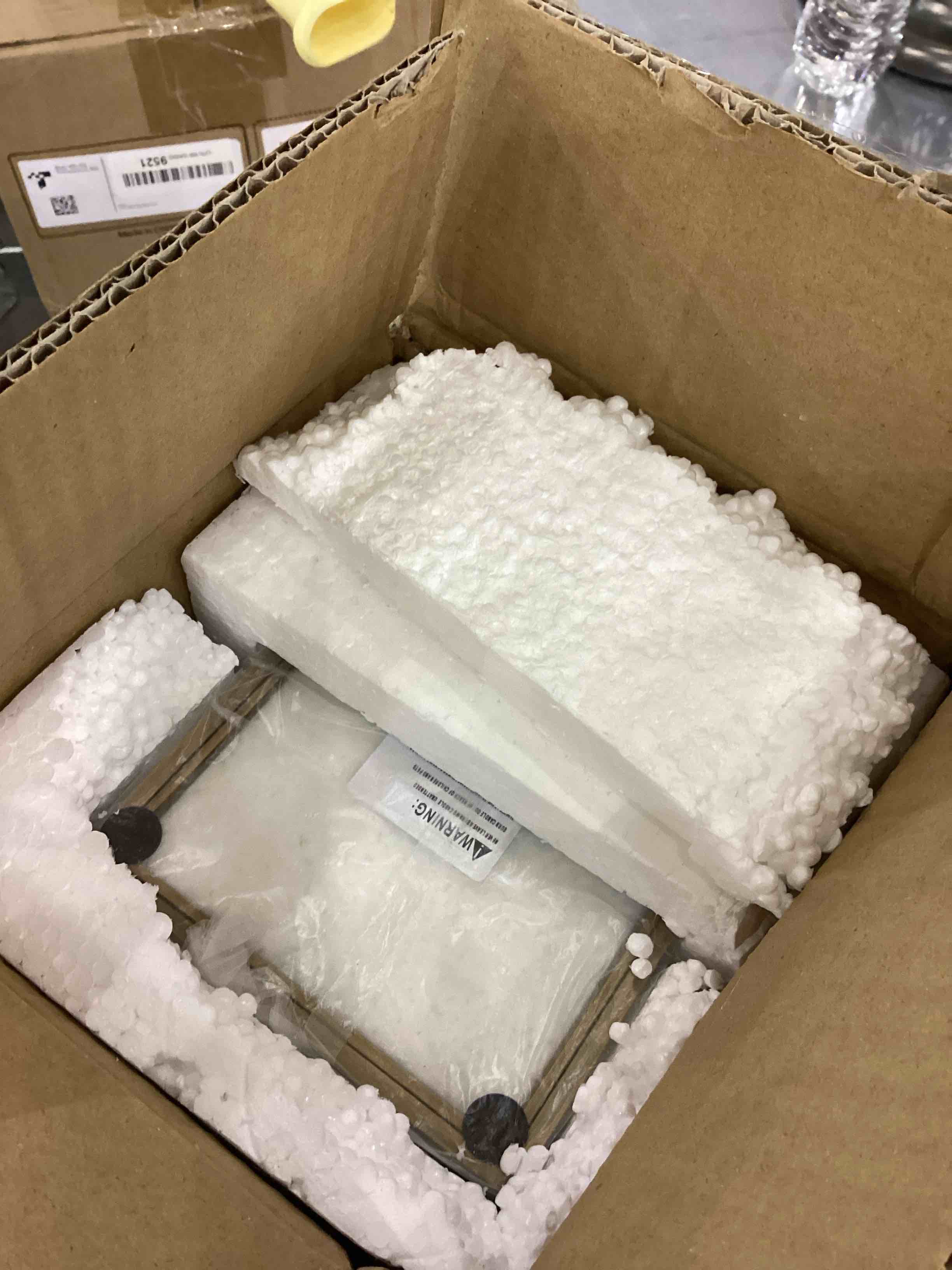 https://s3.amazonaws.com/lotting-images-prod/bidfta/EXS00660645_1698673533577.jpeg