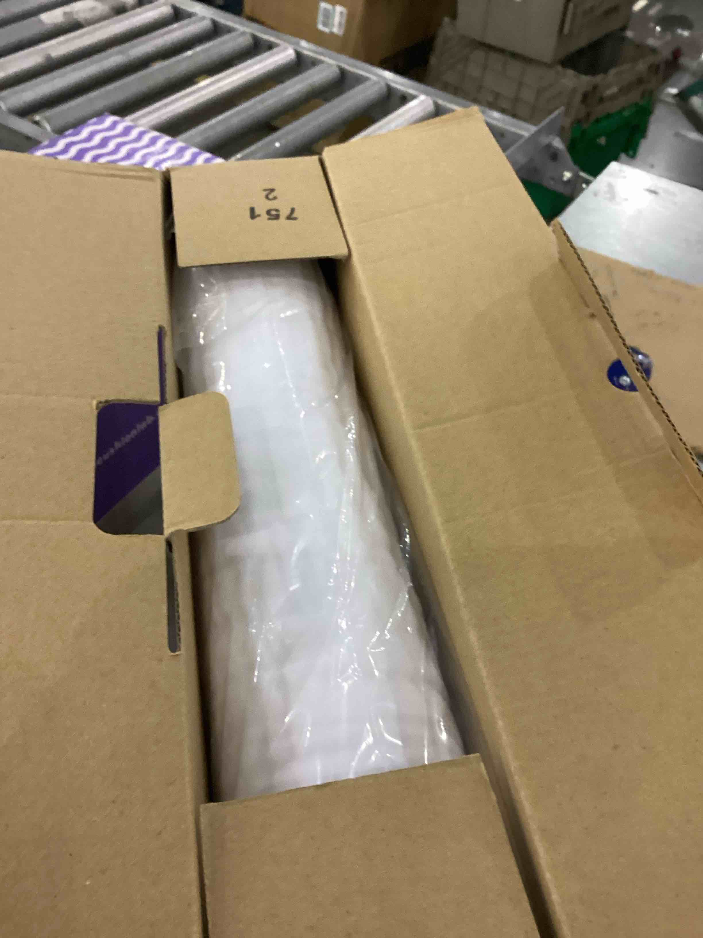 https://s3.amazonaws.com/lotting-images-prod/bidfta/EXS00660660_1698675477471.jpeg