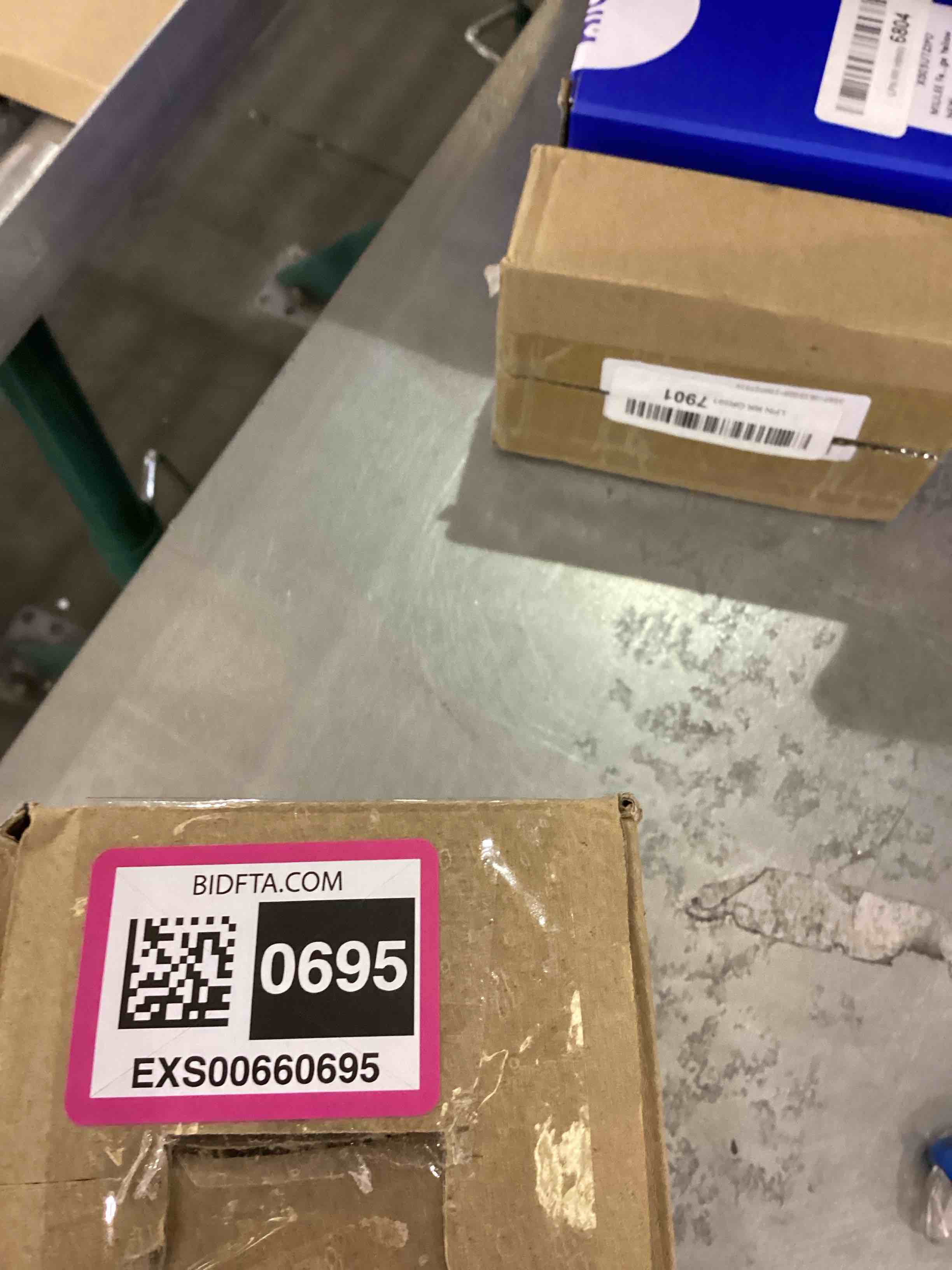 https://s3.amazonaws.com/lotting-images-prod/bidfta/EXS00660695_1698679377362.jpeg