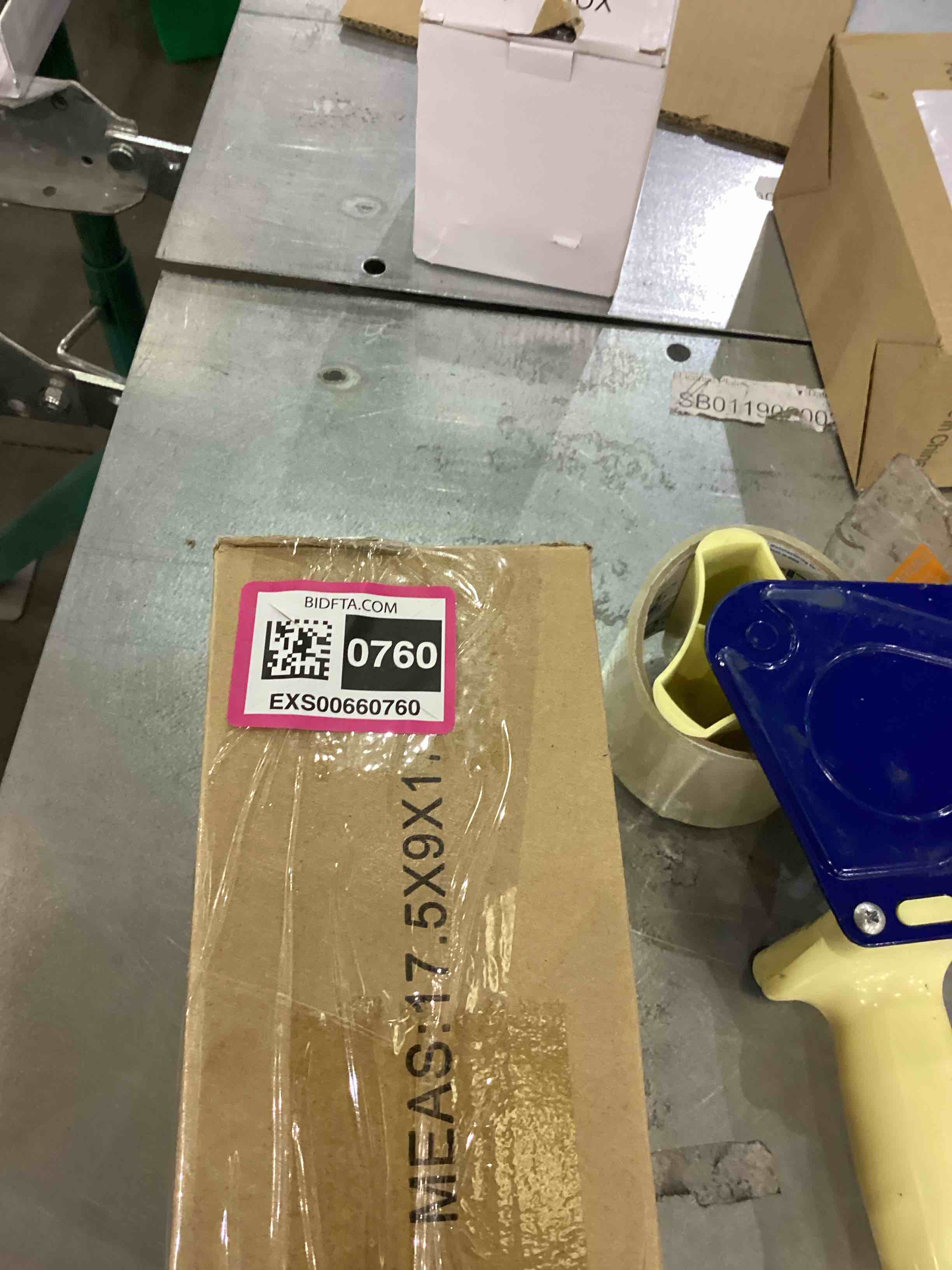 https://s3.amazonaws.com/lotting-images-prod/bidfta/EXS00660760_1698690096905.jpeg