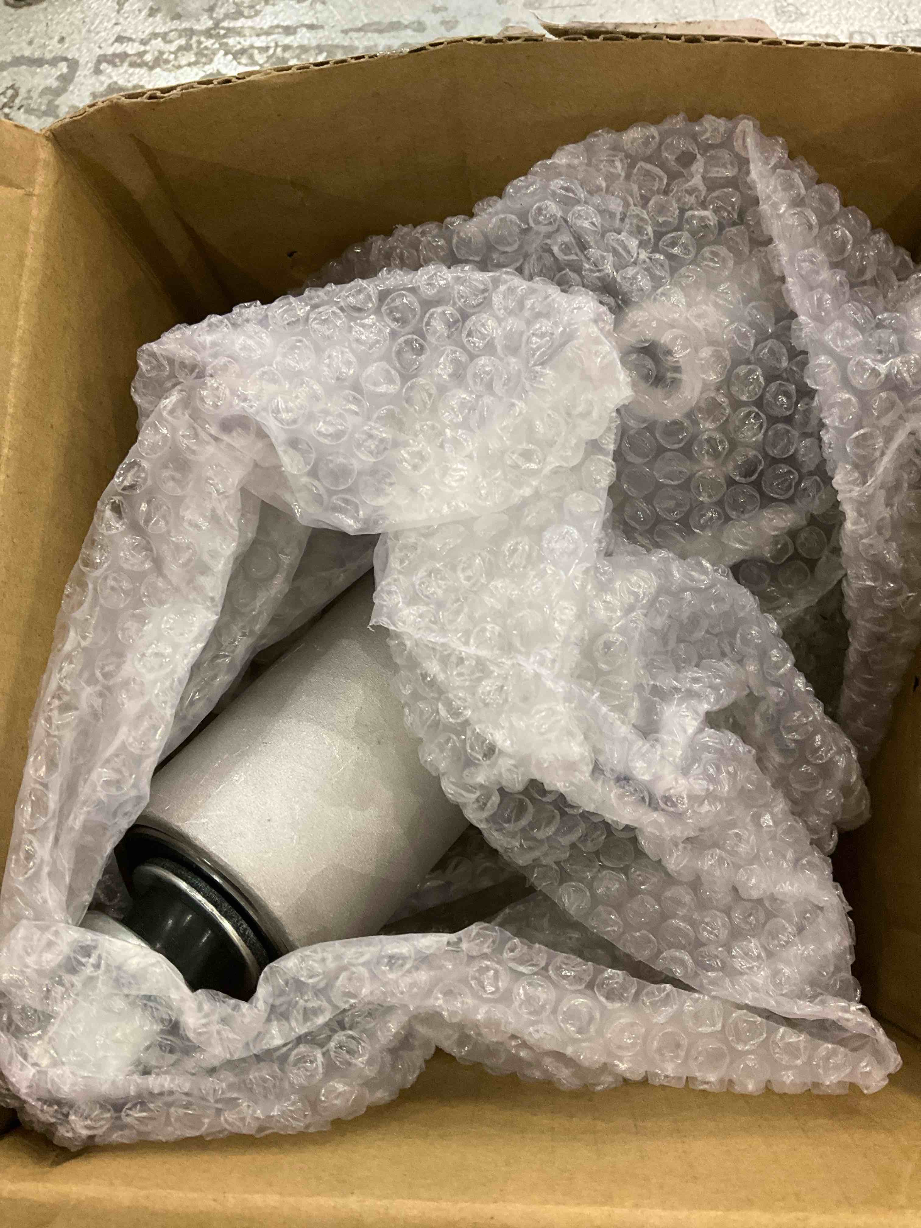 https://s3.amazonaws.com/lotting-images-prod/bidfta/EXS00661184_1697742242865.jpeg