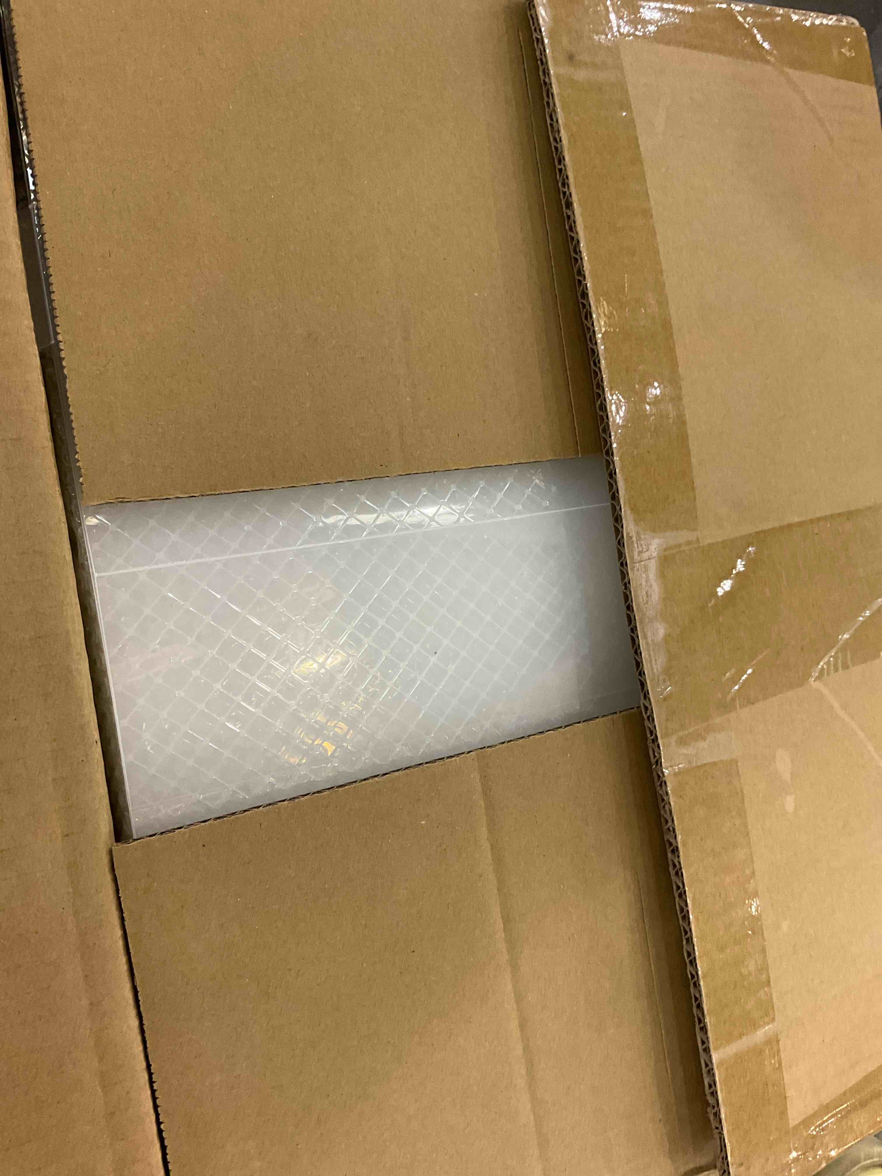 https://s3.amazonaws.com/lotting-images-prod/bidfta/EXS00661194_1697743415683.jpeg
