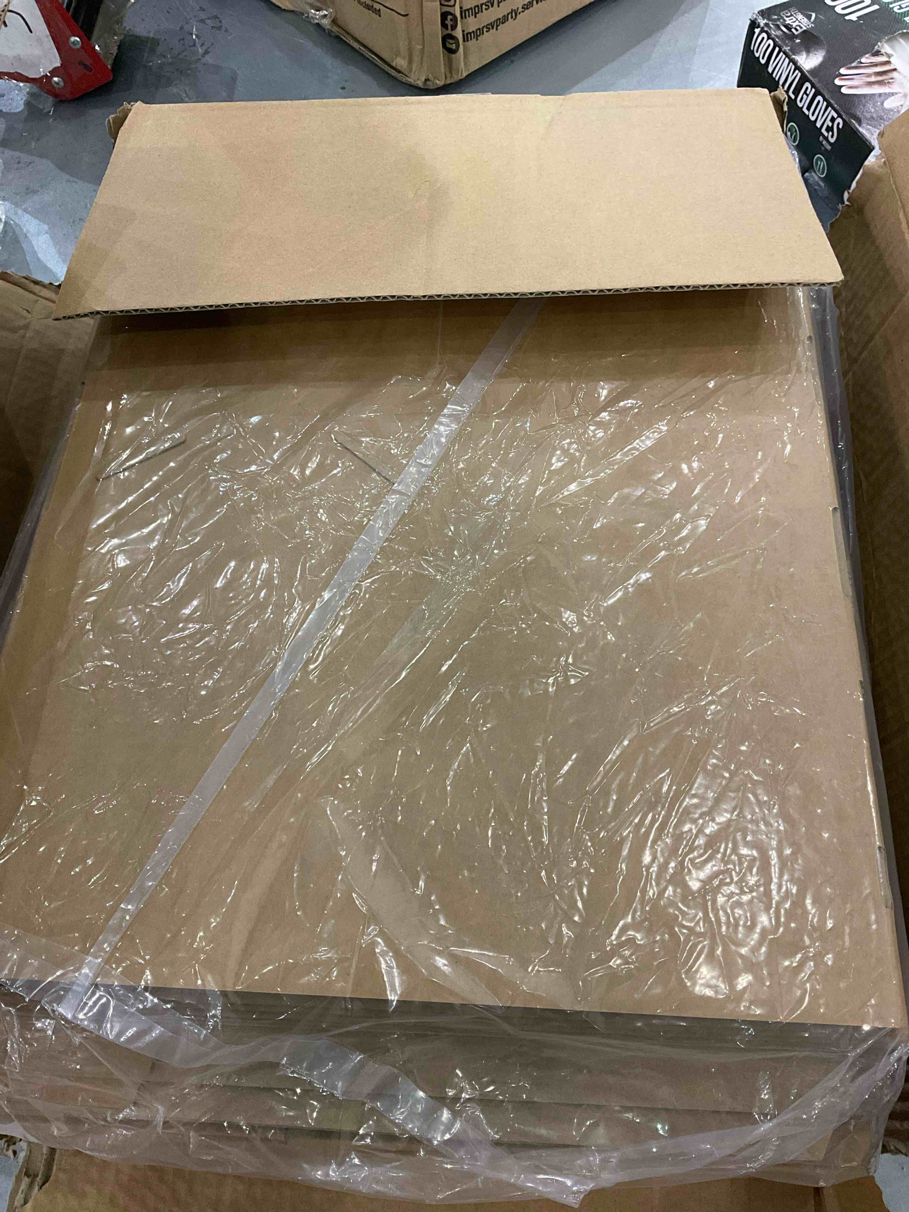 https://s3.amazonaws.com/lotting-images-prod/bidfta/EXS00661202_1697800816854.jpeg