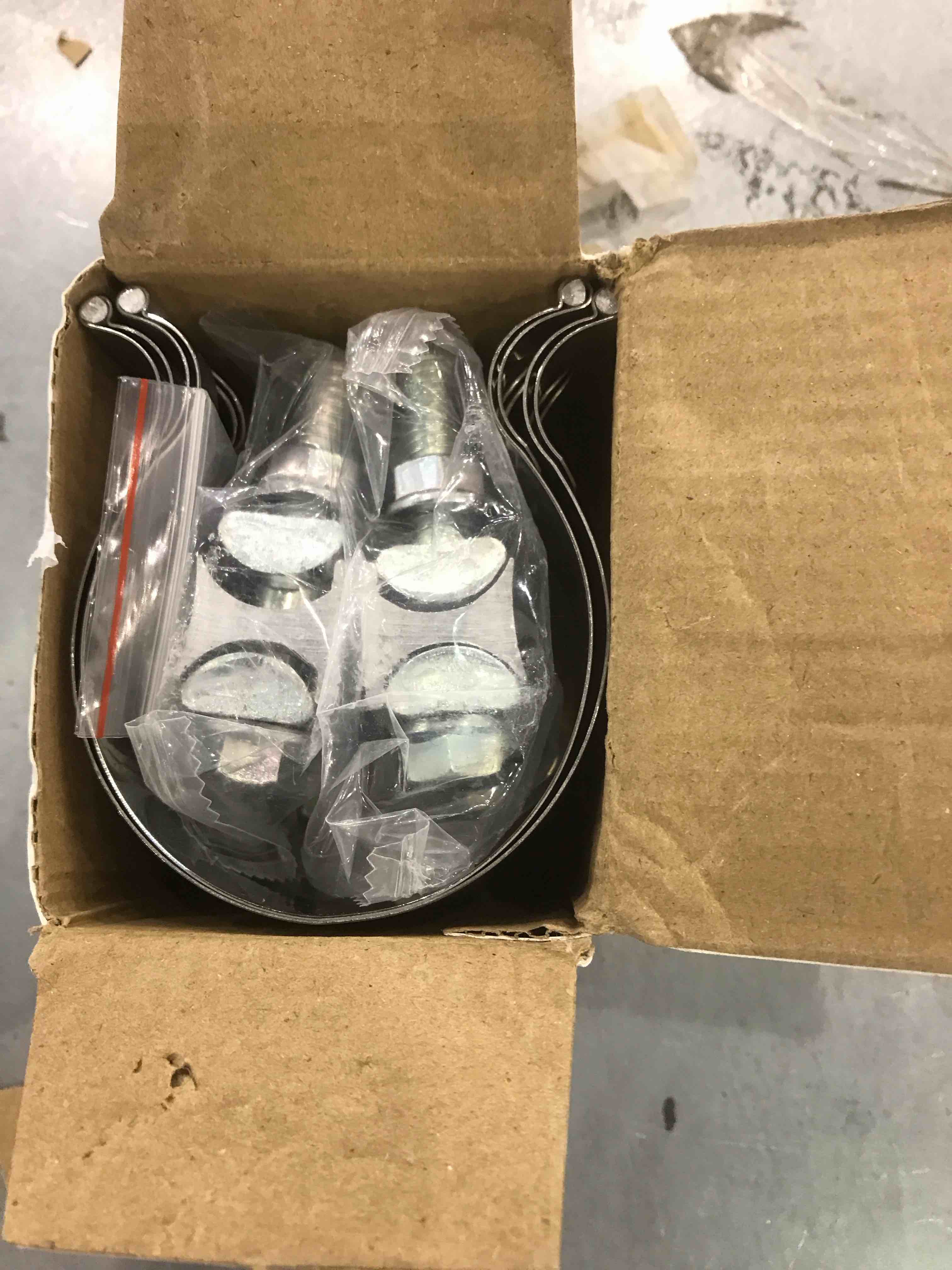 https://s3.amazonaws.com/lotting-images-prod/bidfta/EXS00661401_1698060402606.jpeg